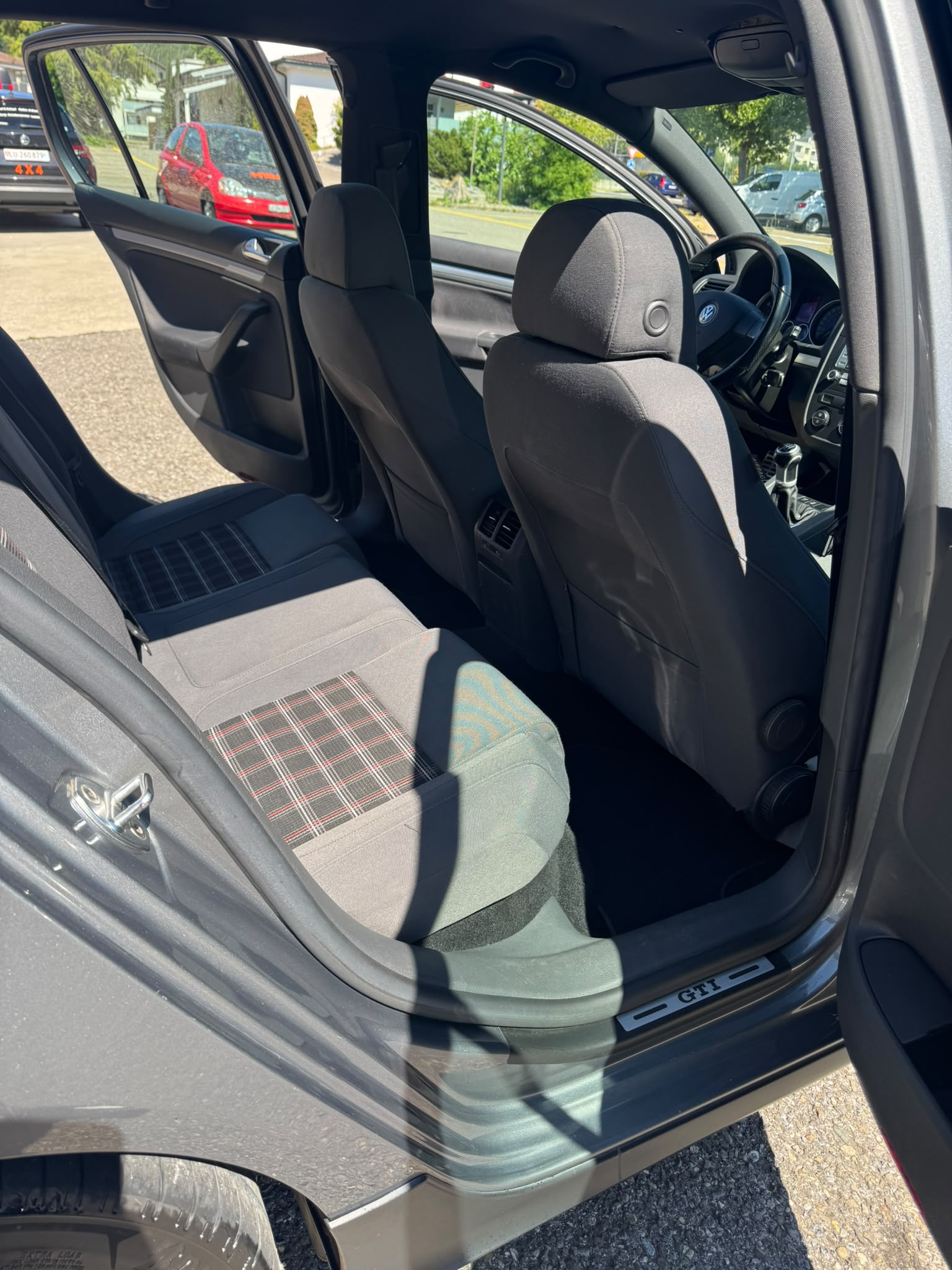 VW Golf 2.0 TFSI GTI-image-16