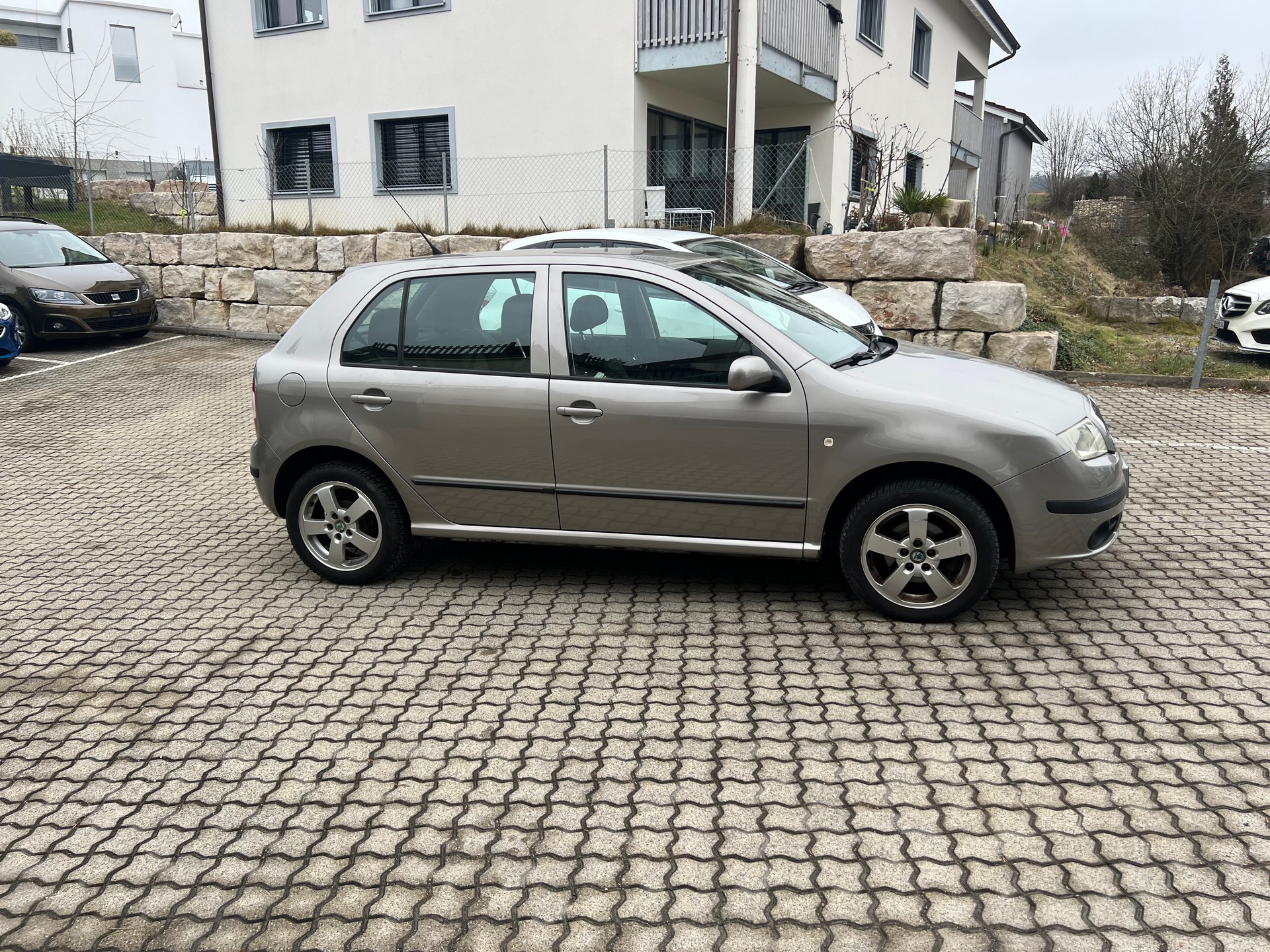 SKODA Fabia 1.4 16V Classic-image-1