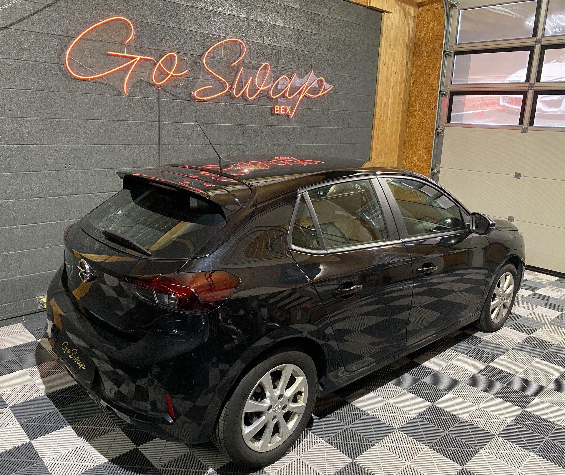 OPEL Corsa 1.2 TP Elegance-showroom-element-3