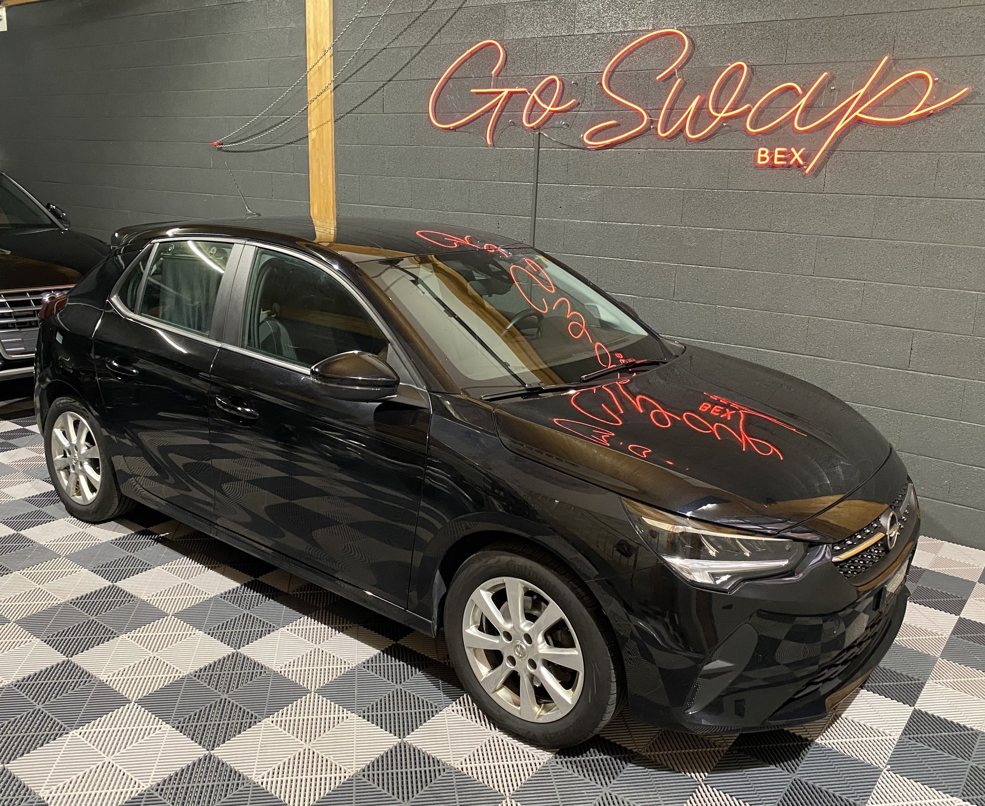 OPEL Corsa 1.2 TP Elegance-showroom-element-1