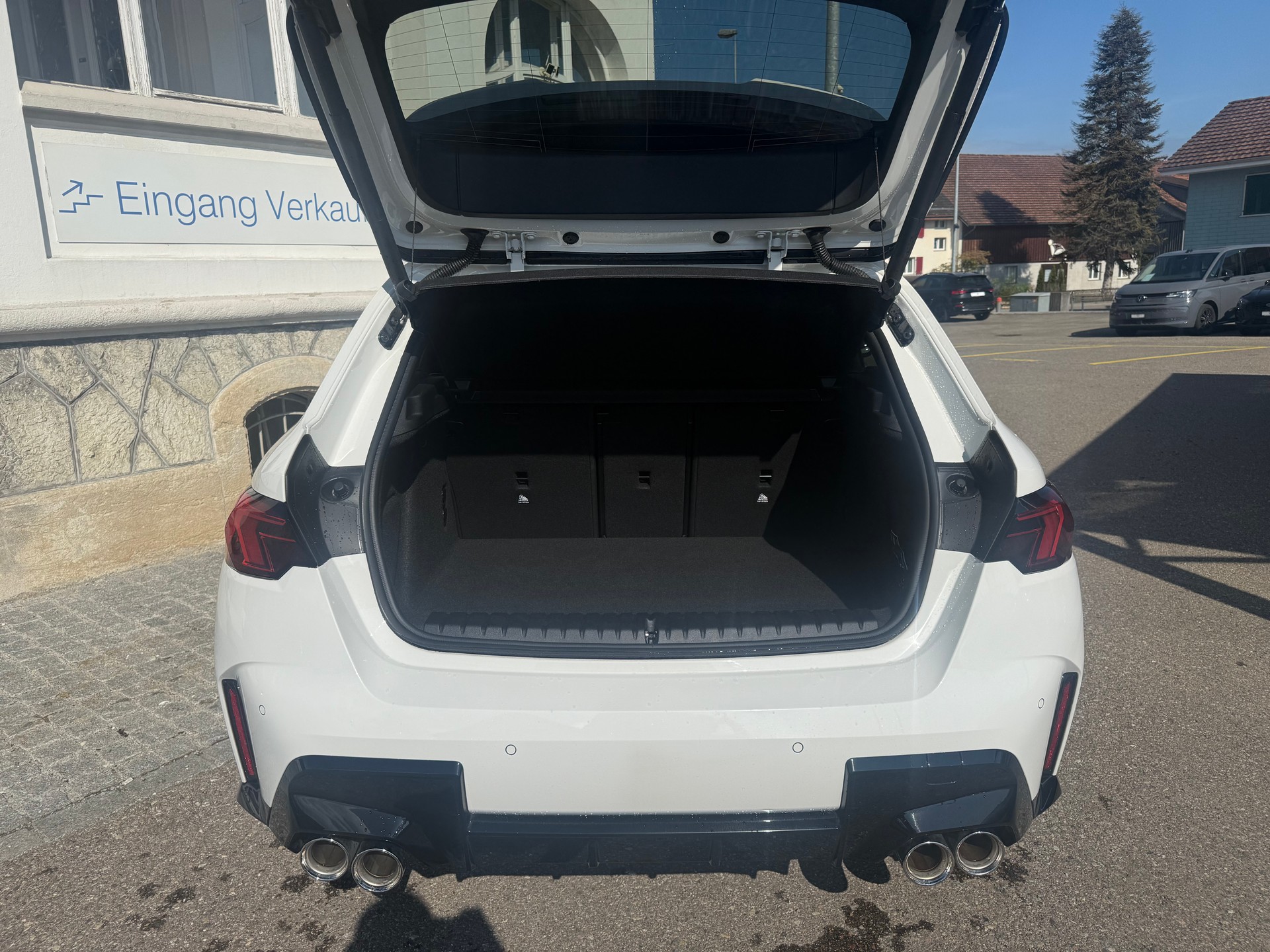 BMW M135i xDrive M-SPORT-image-8