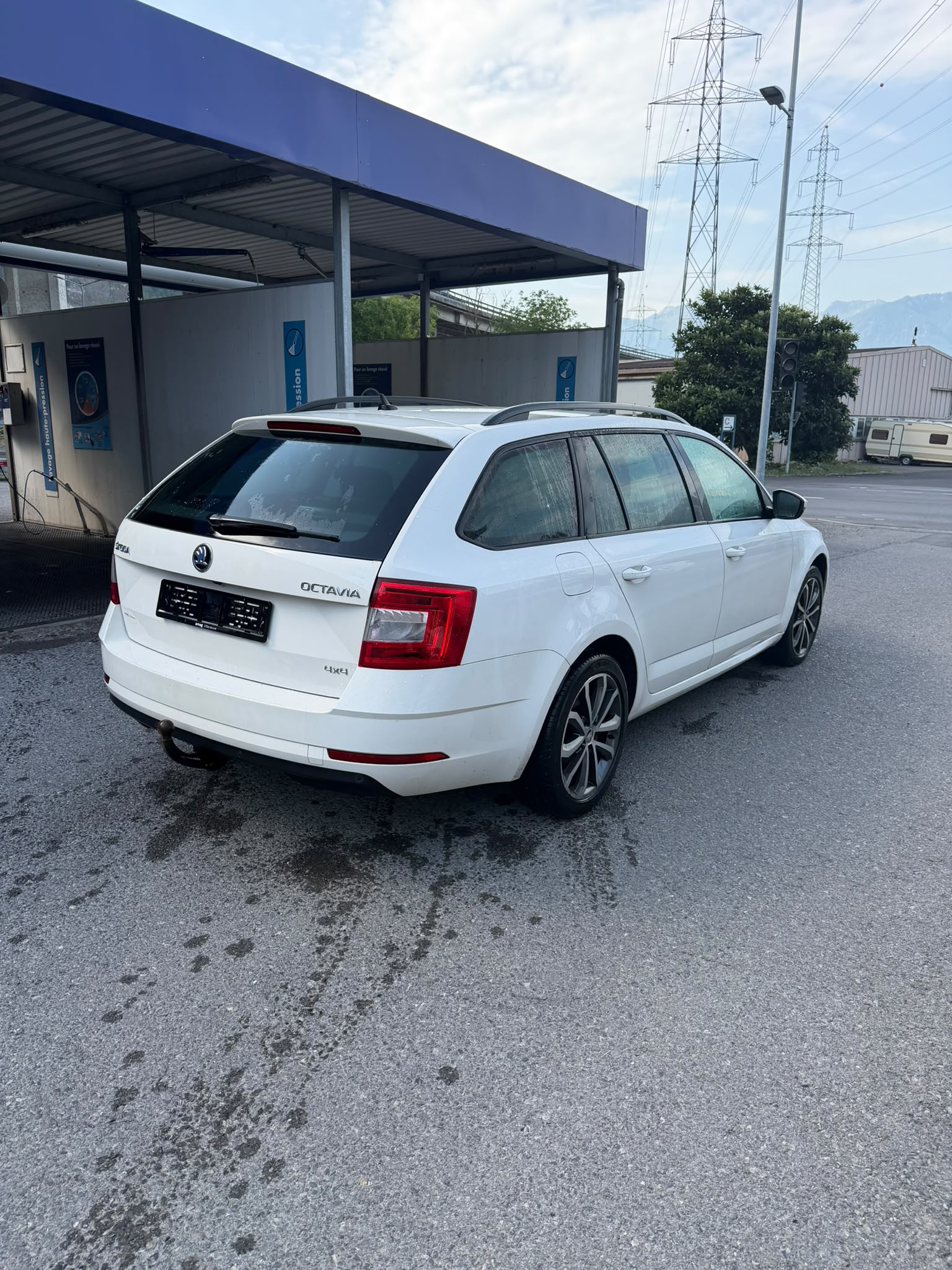 SKODA Octavia Combi 2.0 TDI L&K 4x4 DSG-showroom-element-2