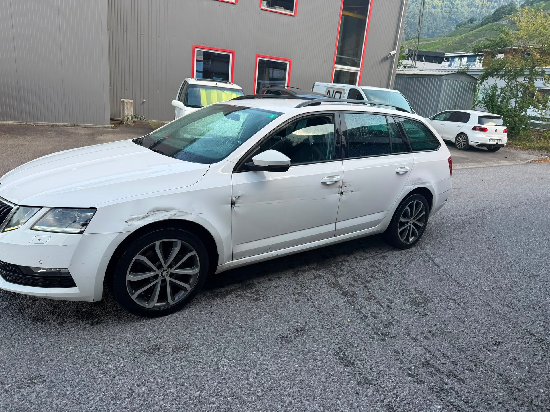 SKODA Octavia Combi 2.0 TDI L&K 4x4 DSG-showroom-element-1