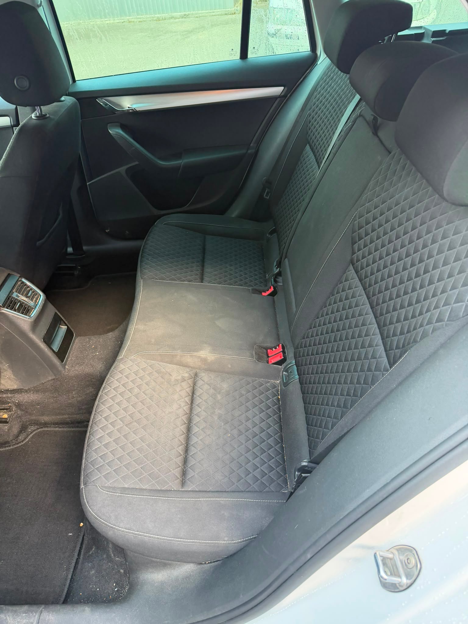 SKODA Octavia Combi 2.0 TDI L&K 4x4 DSG-image-5