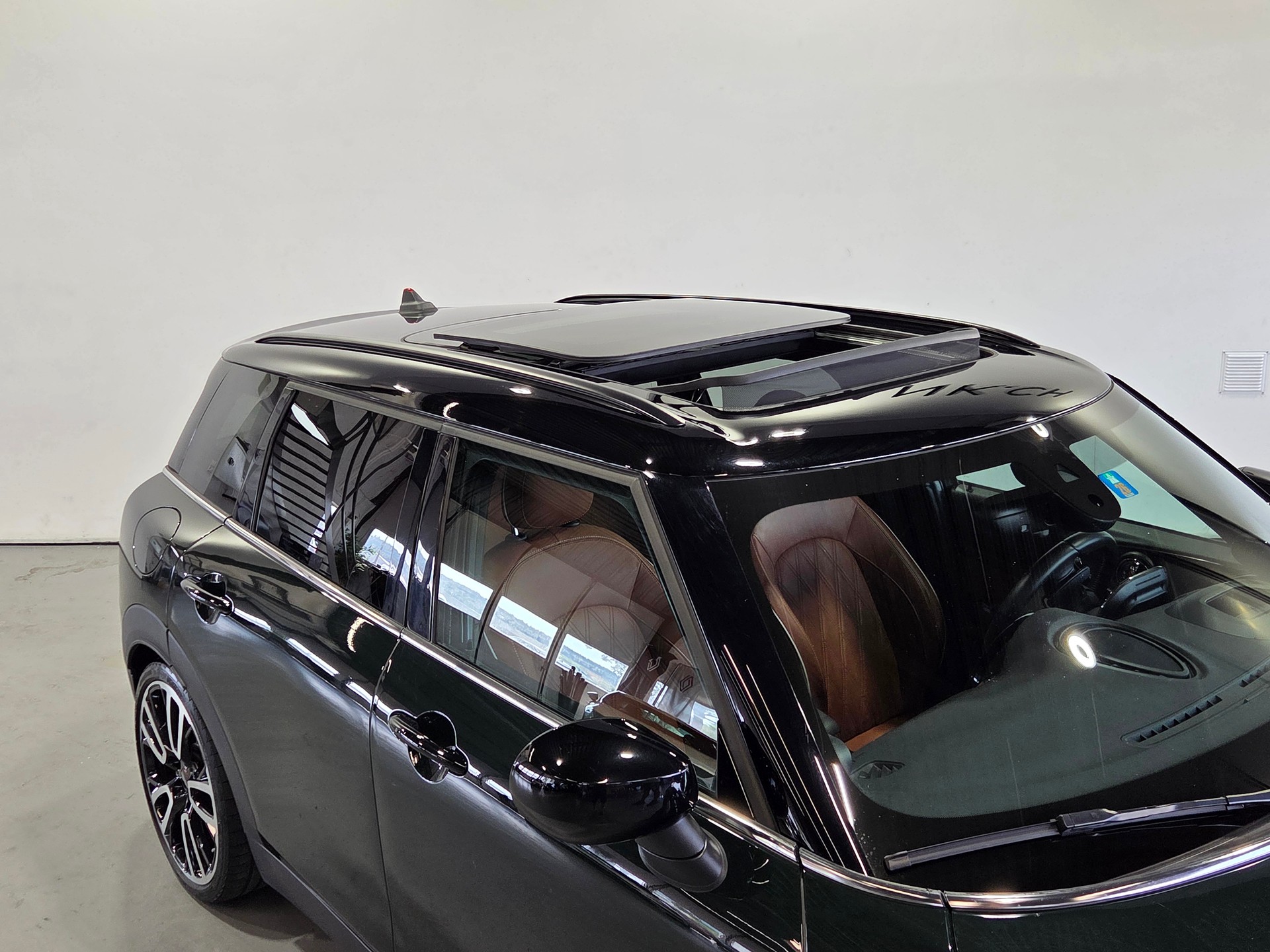MINI Clubman F54 2.0i John Cooper Works ALL4-image-9