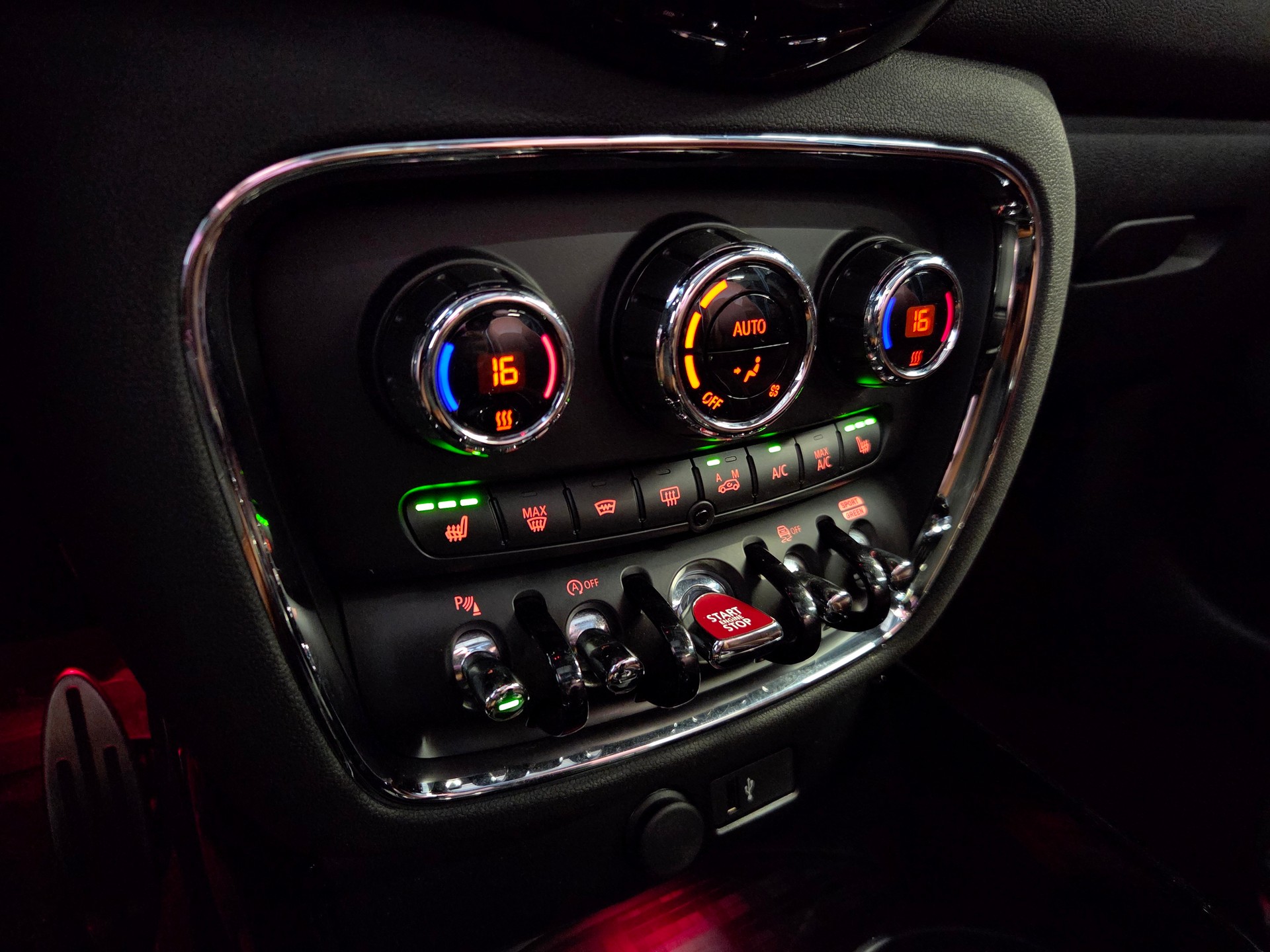 MINI Clubman F54 2.0i John Cooper Works ALL4-image-7