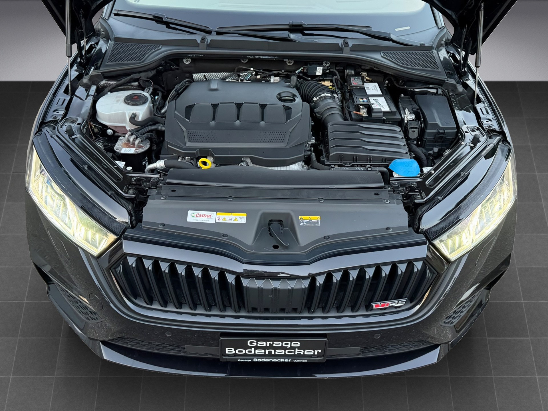 SKODA Octavia Combi 2.0 TDI DSG RS 4x4 * 200PS *-image-15