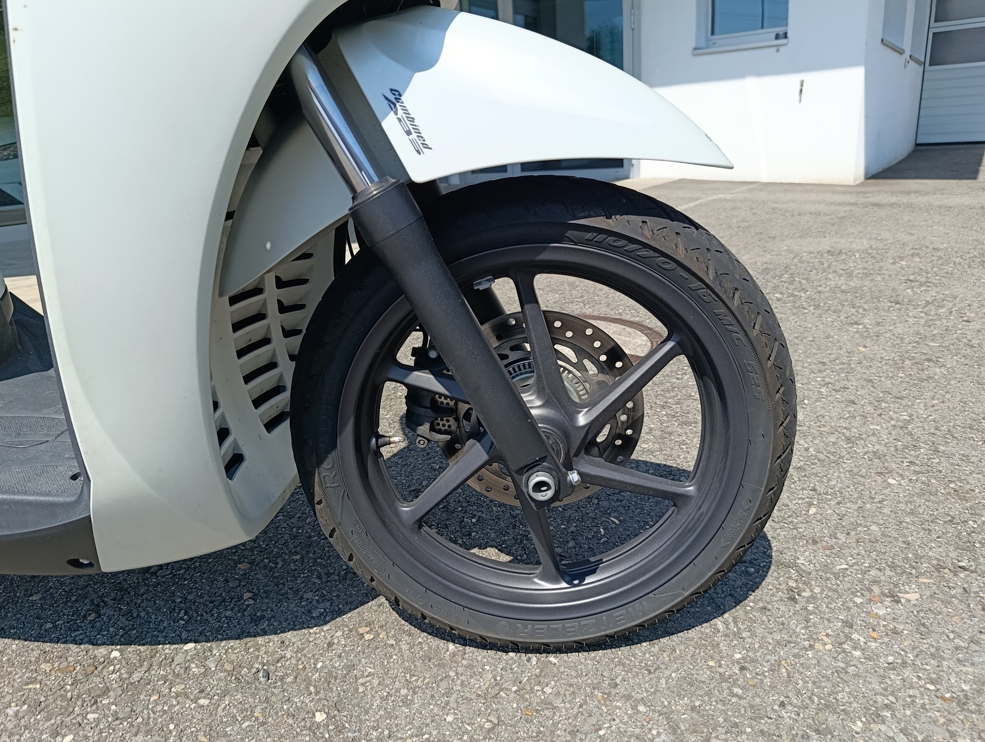 HONDA SH 300 i ABS - Top Zustand-image-4