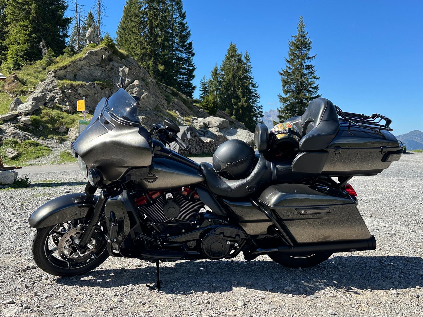 HARLEY-DAVIDSON FLHTKSE Electra Glide Ultra Limited 117 CVO