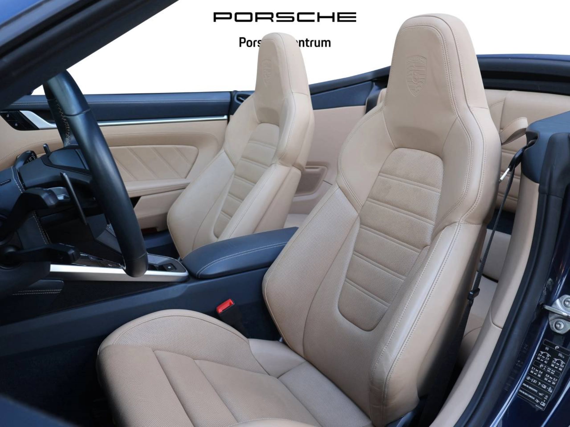 PORSCHE 911 Turbo S Cabriolet-image-4