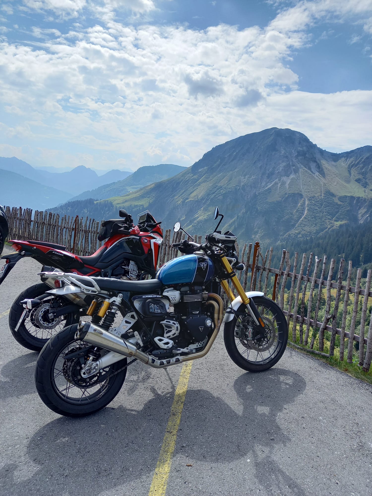 TRIUMPH Scrambler 1200 XE-image-2