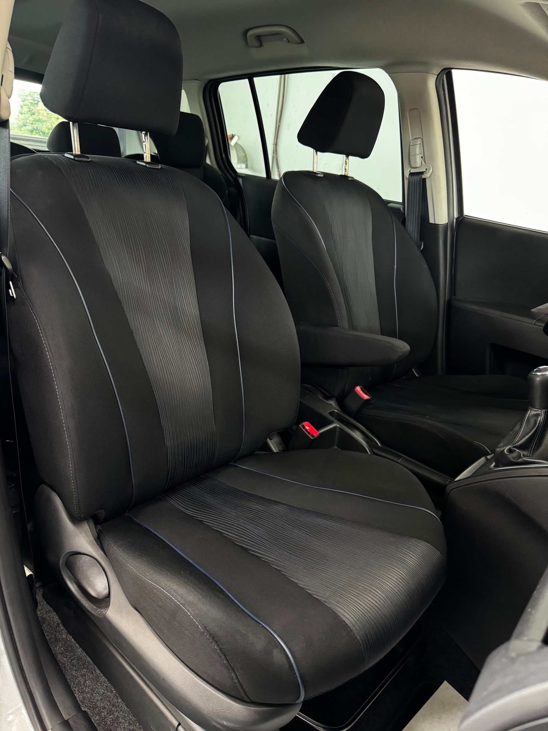 MAZDA 5 2.0 16V Exclusive-image-17