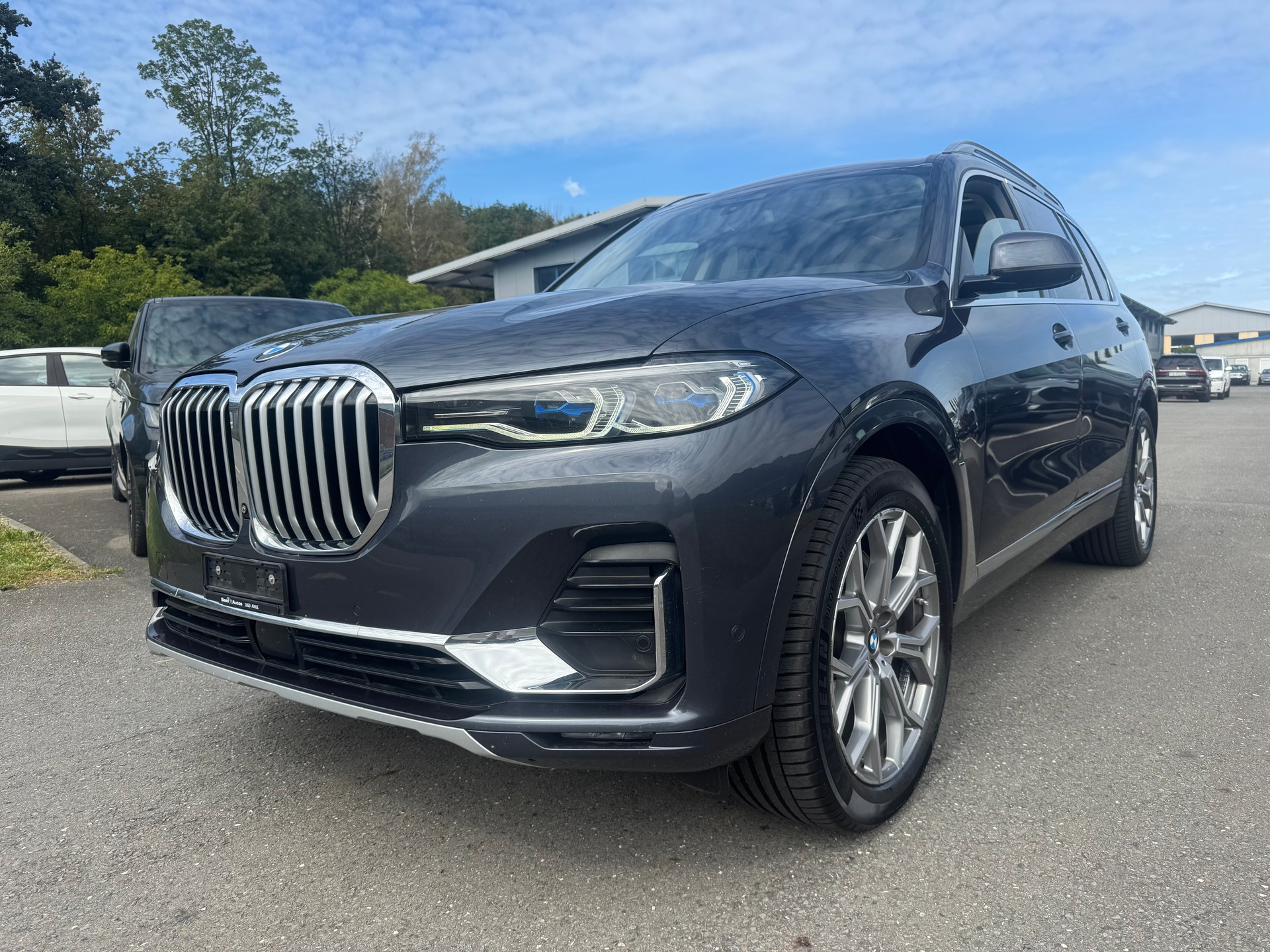 BMW X7 xDrive 48V 40d Steptronic-showroom-element-1