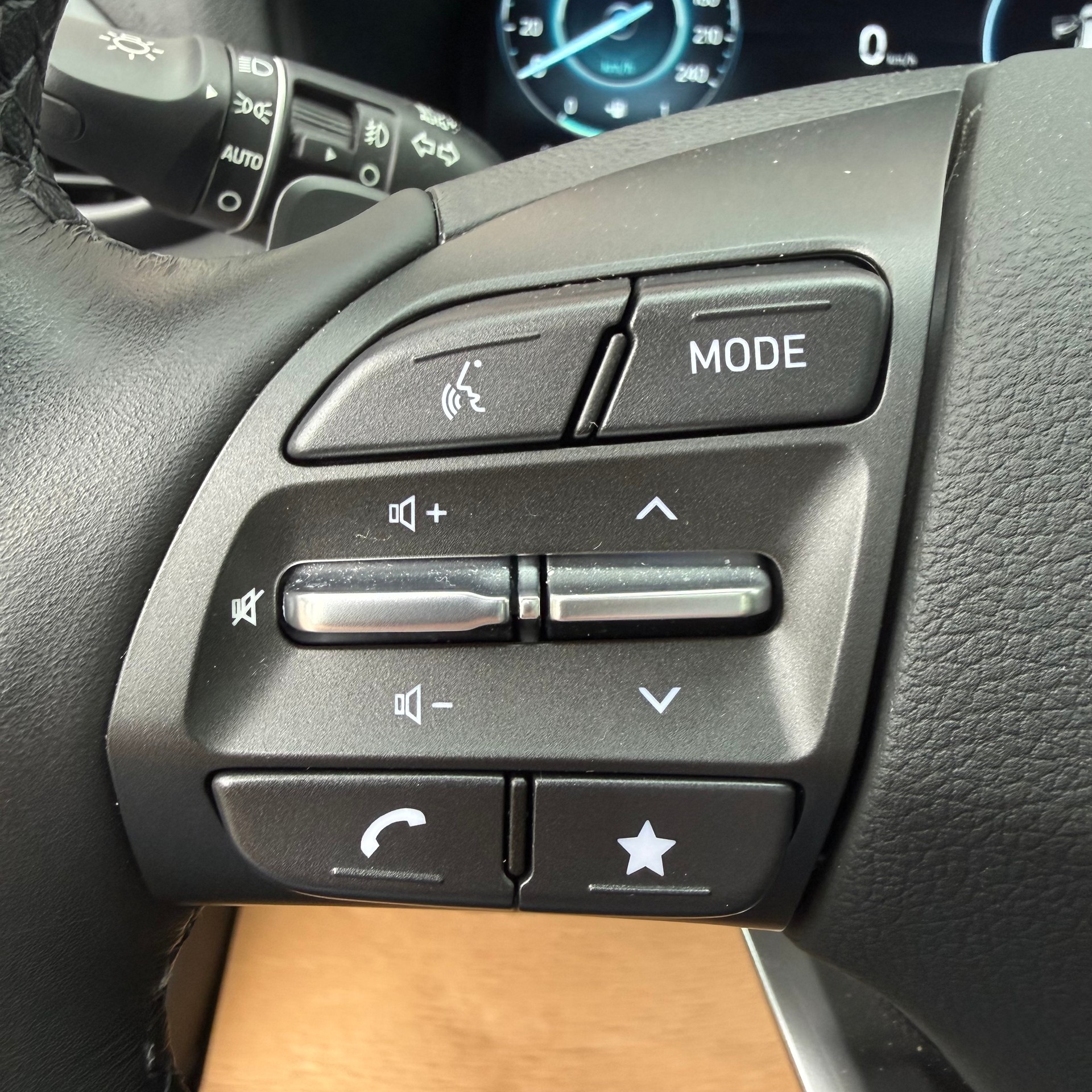 HYUNDAI i30 1.5 T-GDi Vertex 48V MH DCT *60 MONATE GARANTIE*-image-19