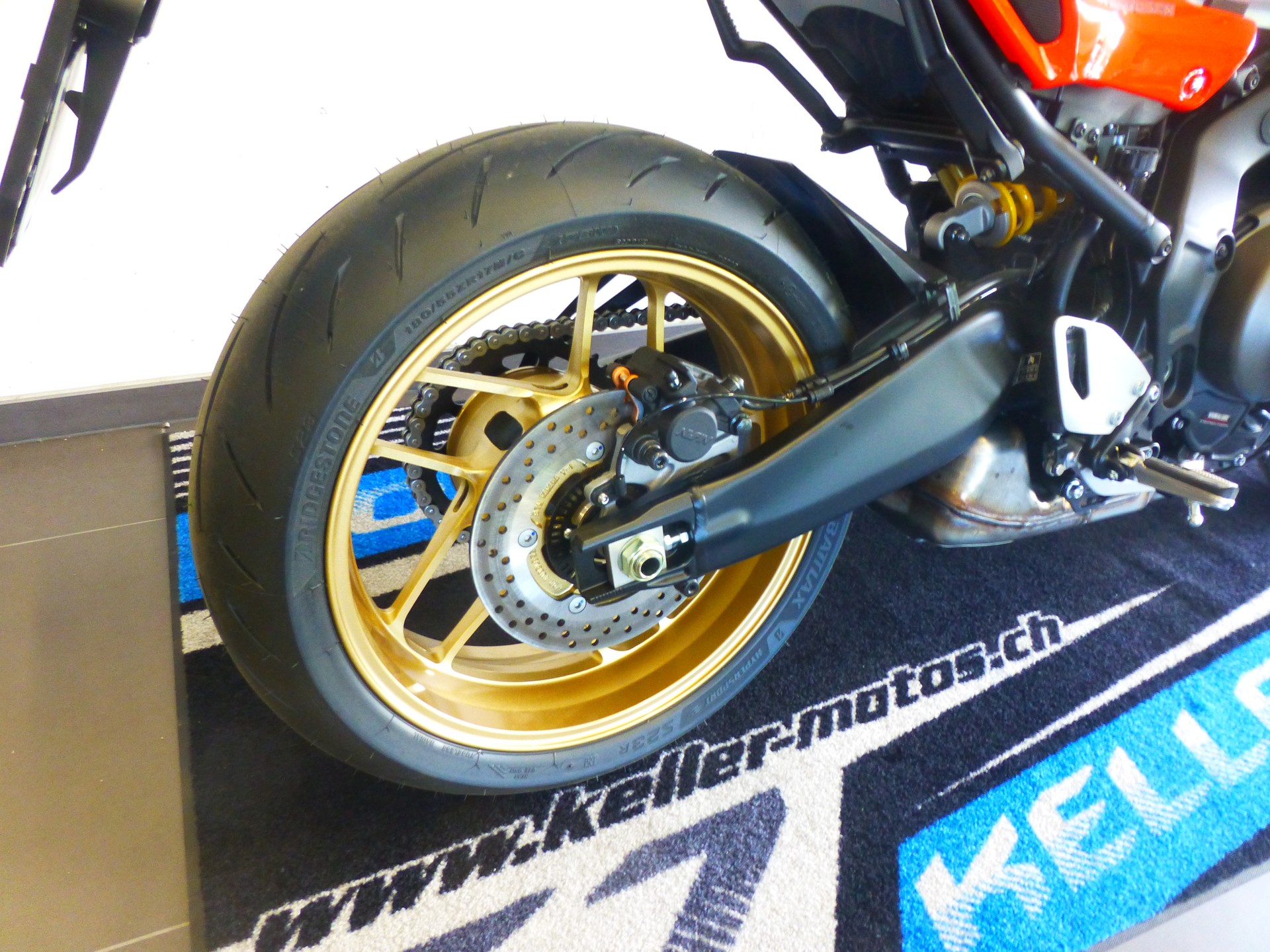 YAMAHA XSR 900-image-3