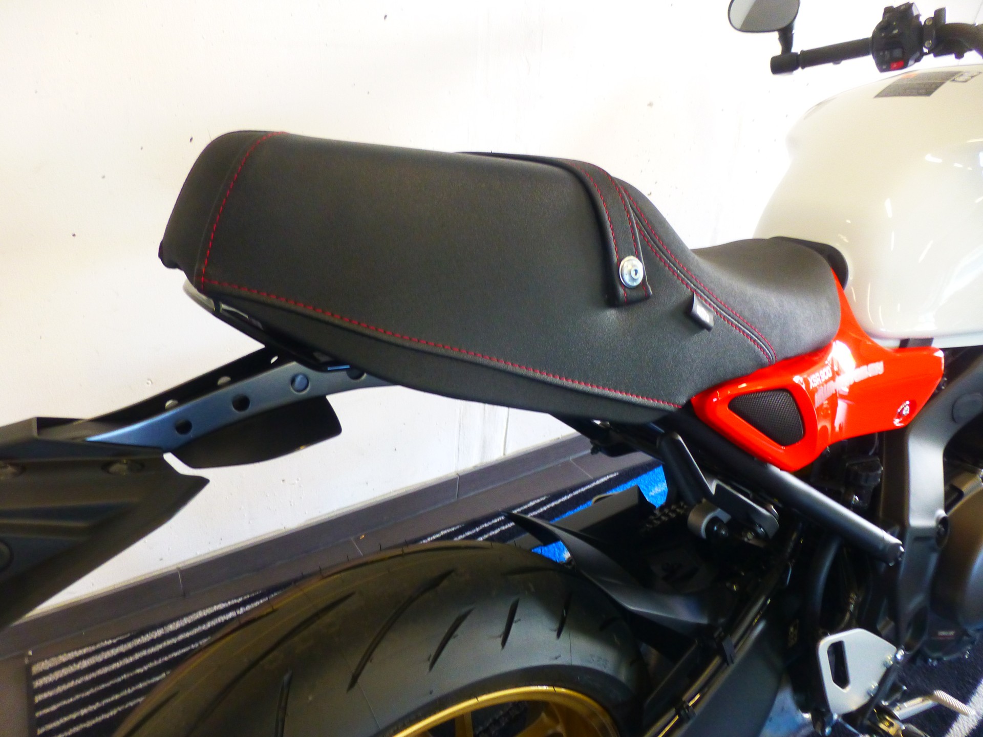 YAMAHA XSR 900-image-4