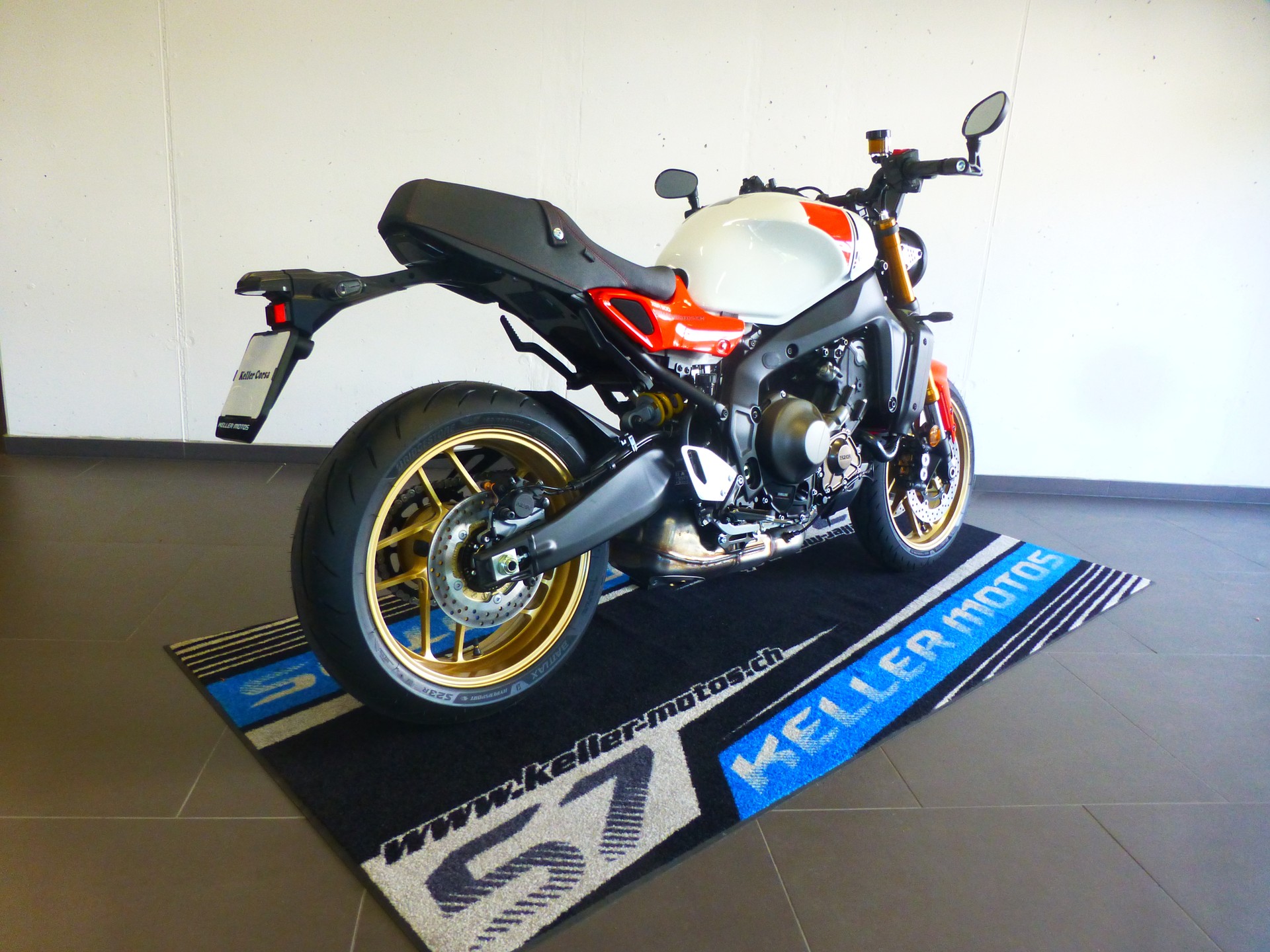 YAMAHA XSR 900-image-14