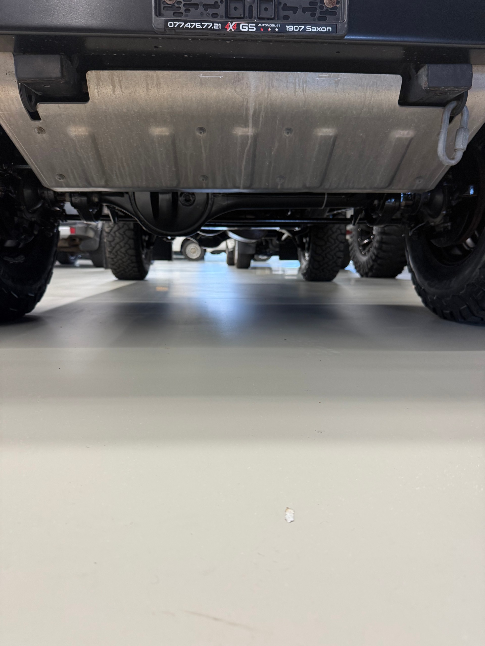 LAND ROVER Defender 90 2.2 TD4 Station Wagon-image-7
