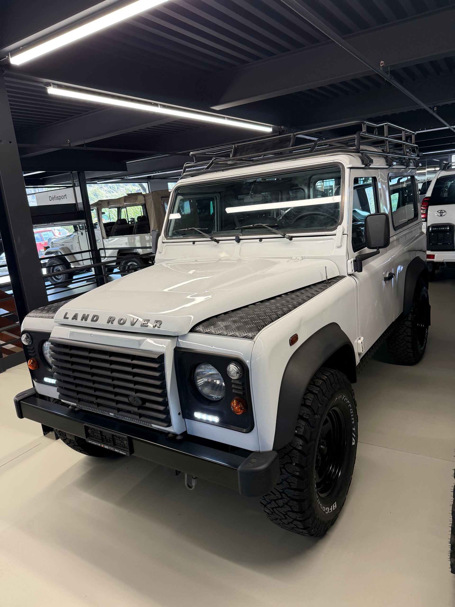 LAND ROVER Defender 90 2.2 TD4 Station Wagon