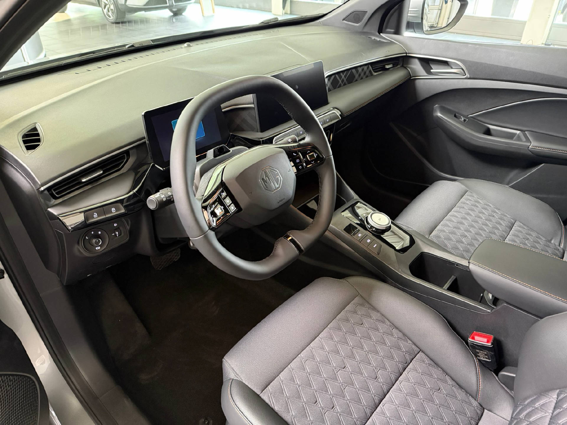 MG 3 1.5 Hybrid Luxury-image-5