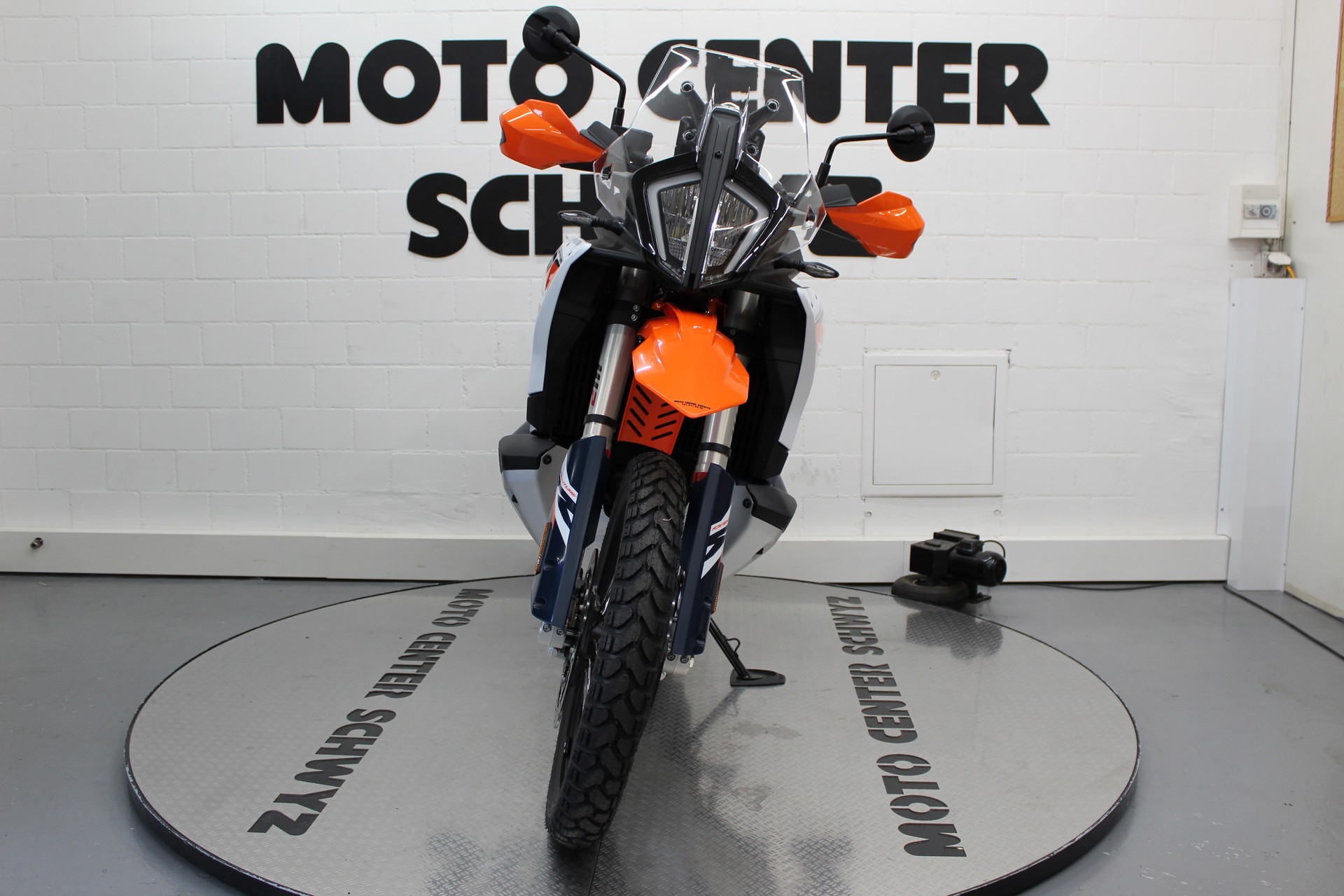 KTM 890 Adventure R-image-2