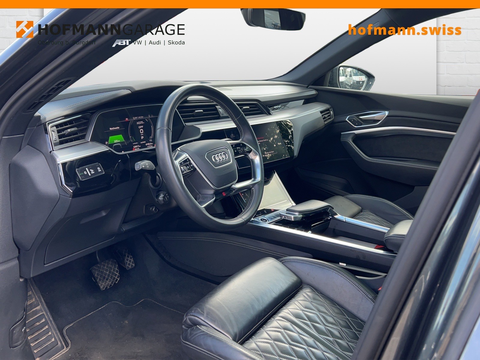 AUDI e-tron 55 Sportback S Line quattro-image-9