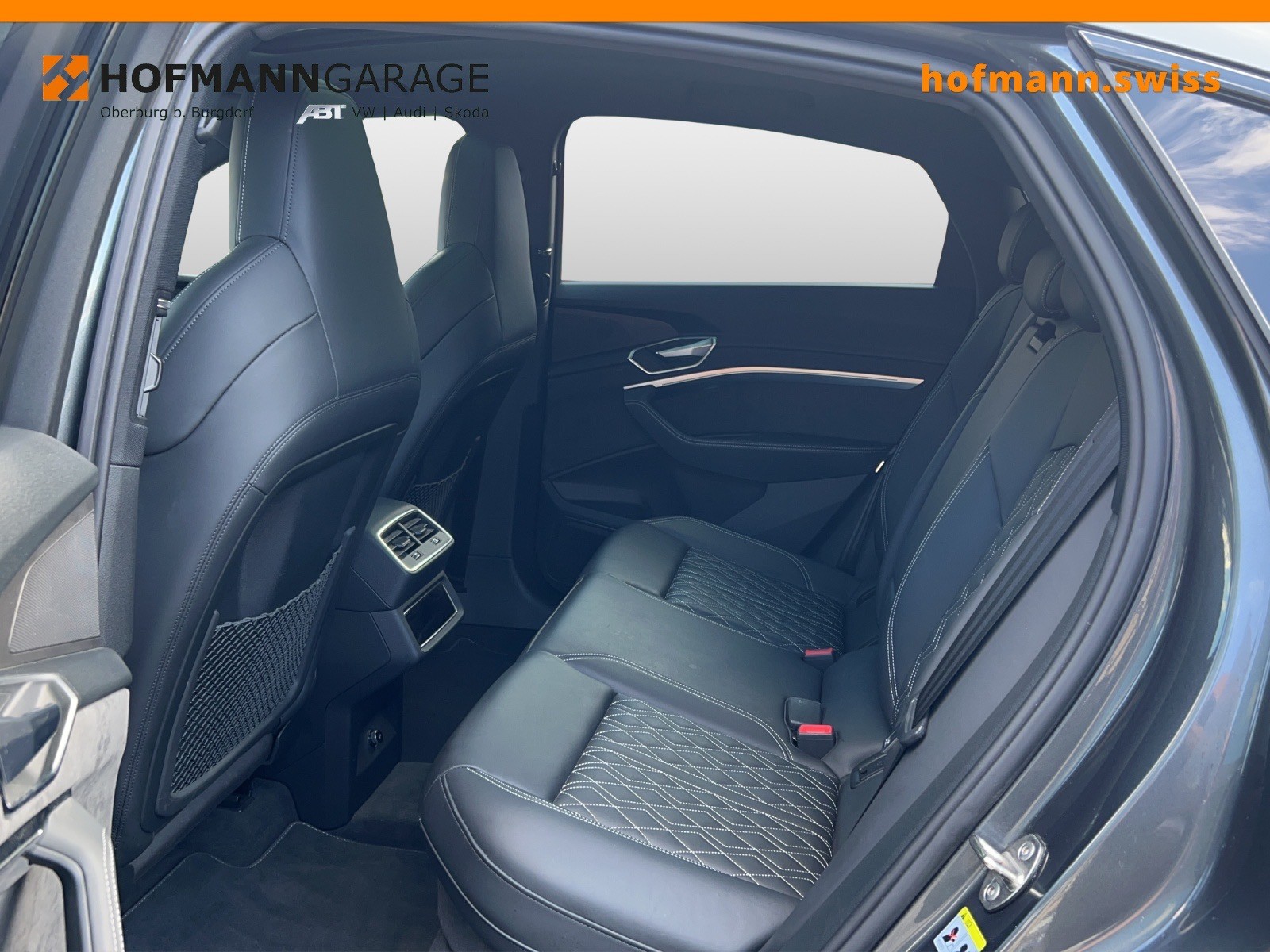 AUDI e-tron 55 Sportback S Line quattro-image-8