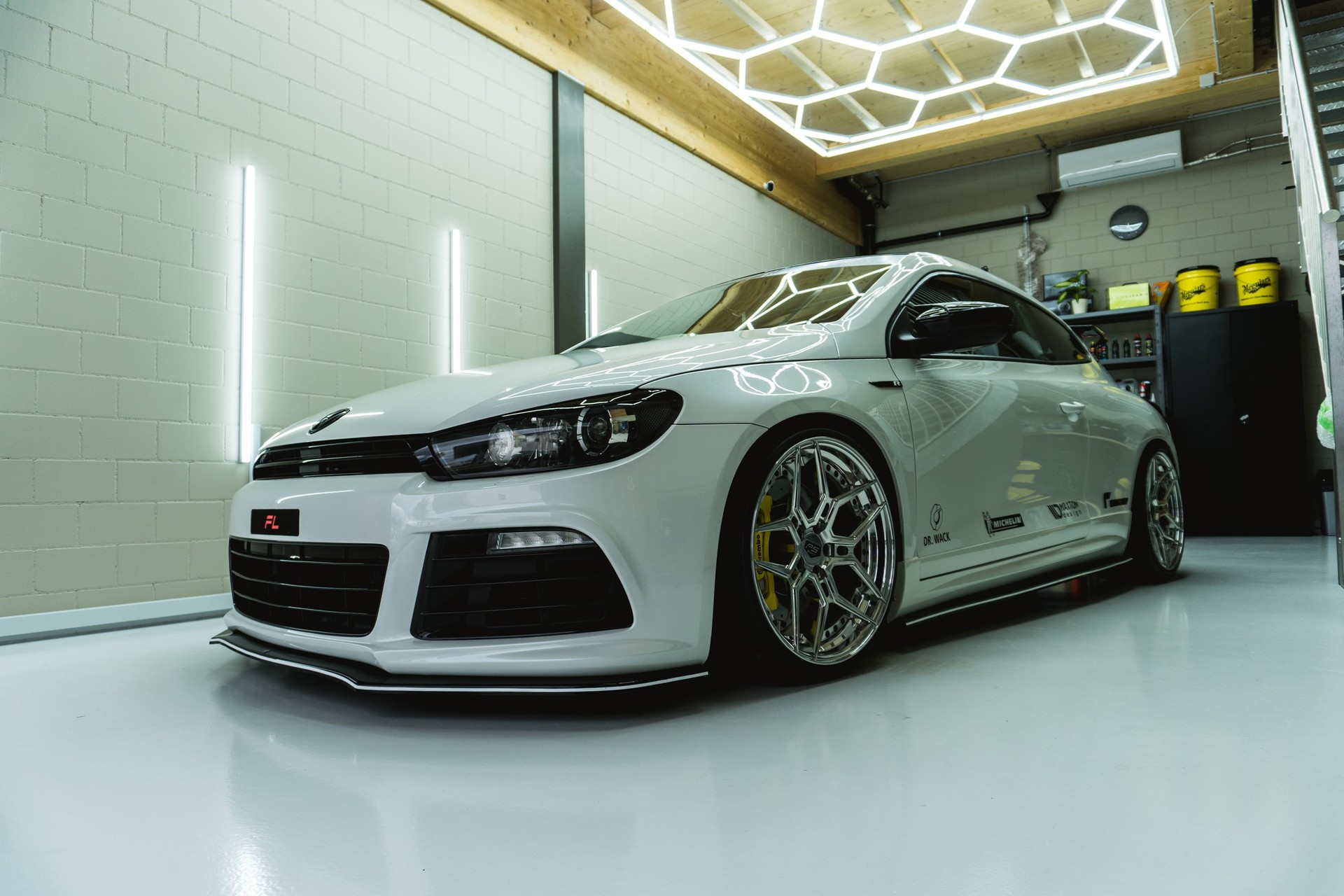 VW Scirocco 2.0 TSI R DSG-image-5