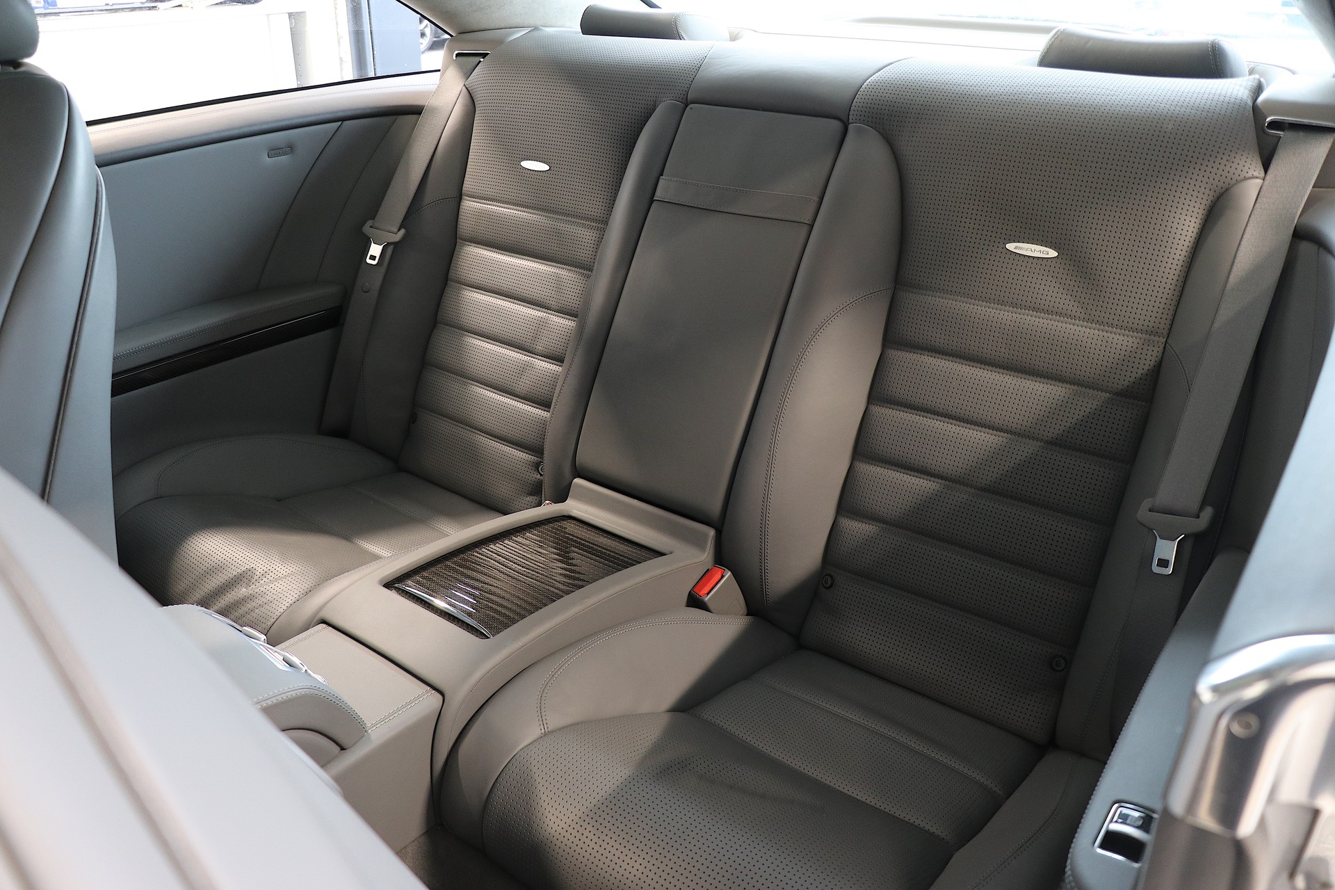 MERCEDES-BENZ CL 63 AMG 7G-Tronic-image-12