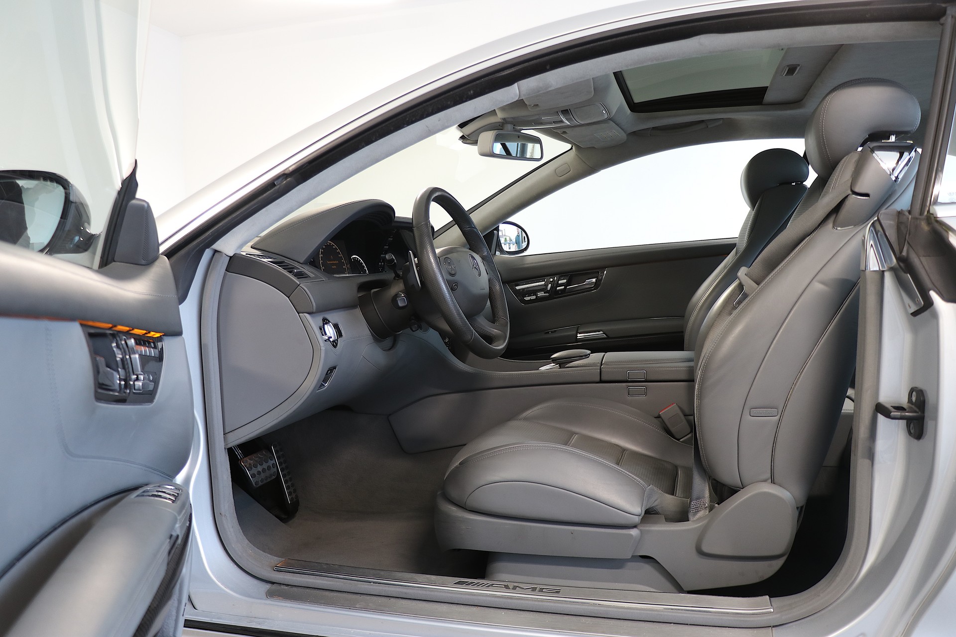 MERCEDES-BENZ CL 63 AMG 7G-Tronic-image-5