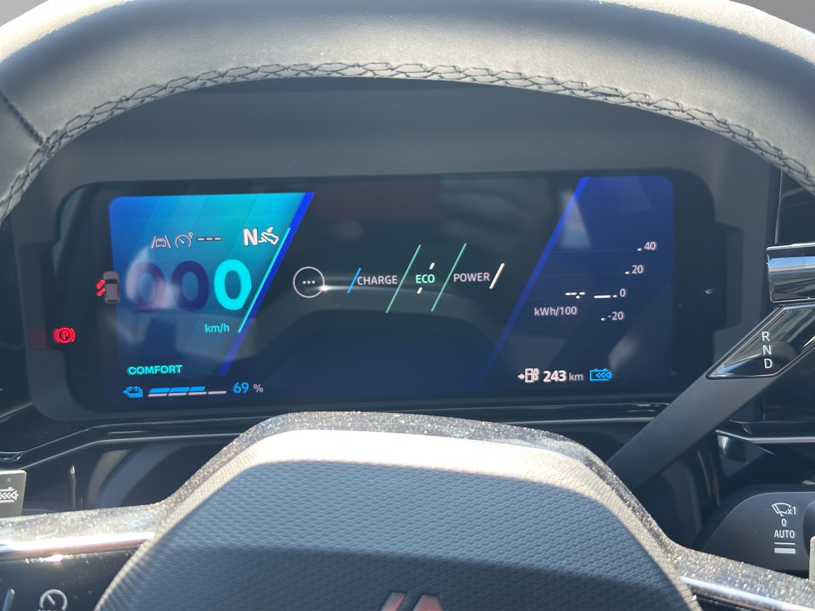 RENAULT R4 E-Tech Comfort Range 52 kWh Iconic-image-7