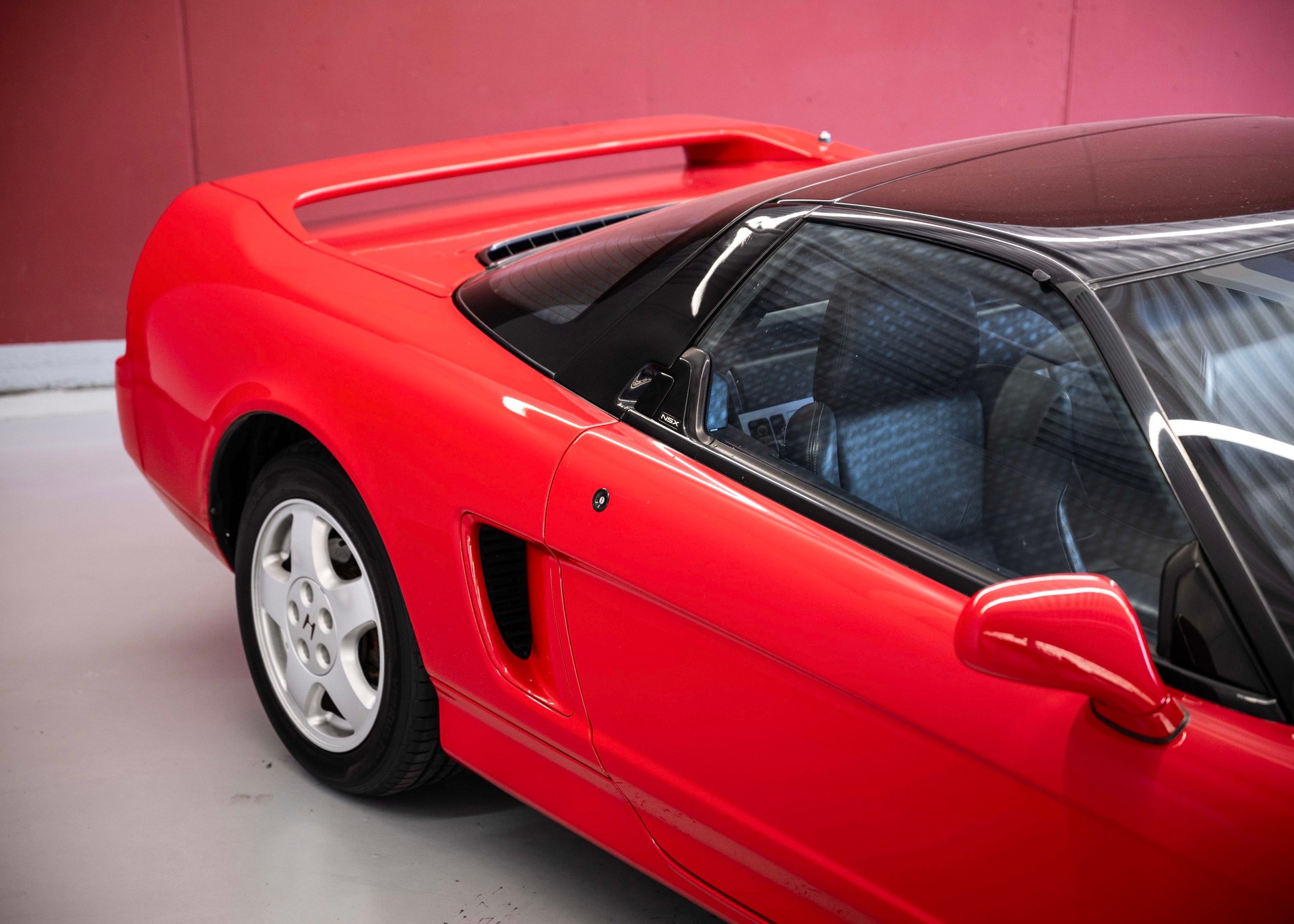 HONDA NSX 3.0i-24 V6 (Swiss car, 1st paint, mint condition, 100% original)-image-12