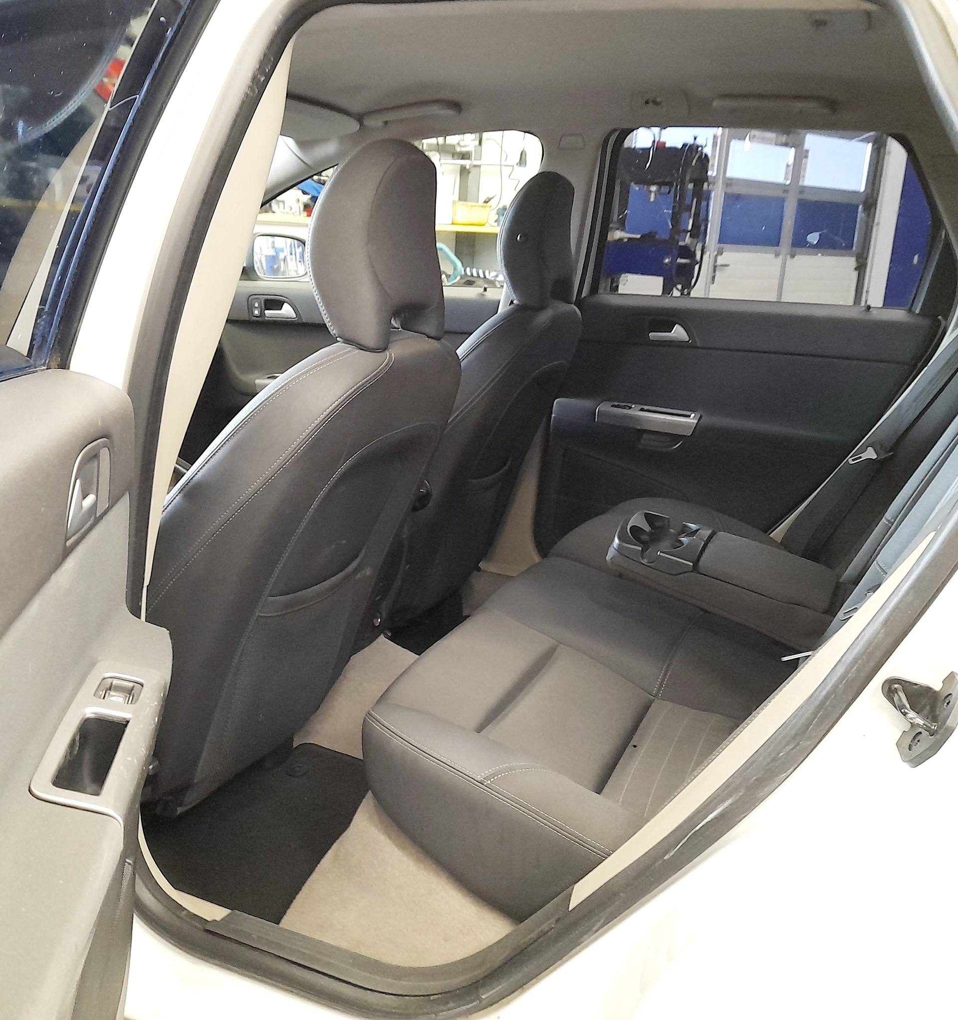 VOLVO V50 2.0D-image-6