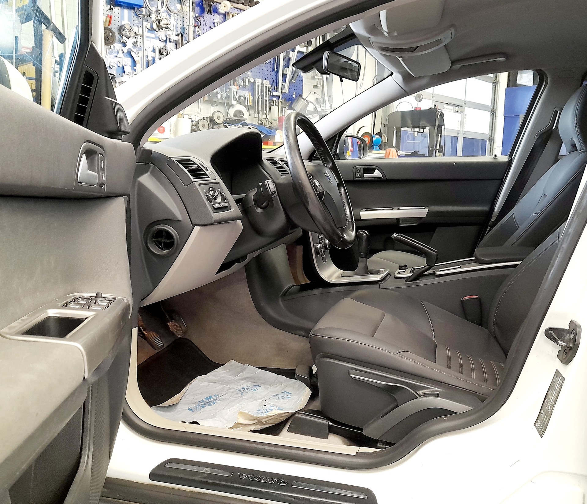 VOLVO V50 2.0D-image-5