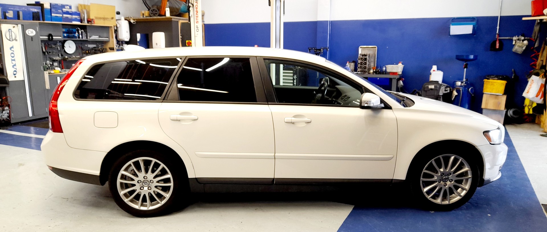 VOLVO V50 2.0D-image-2