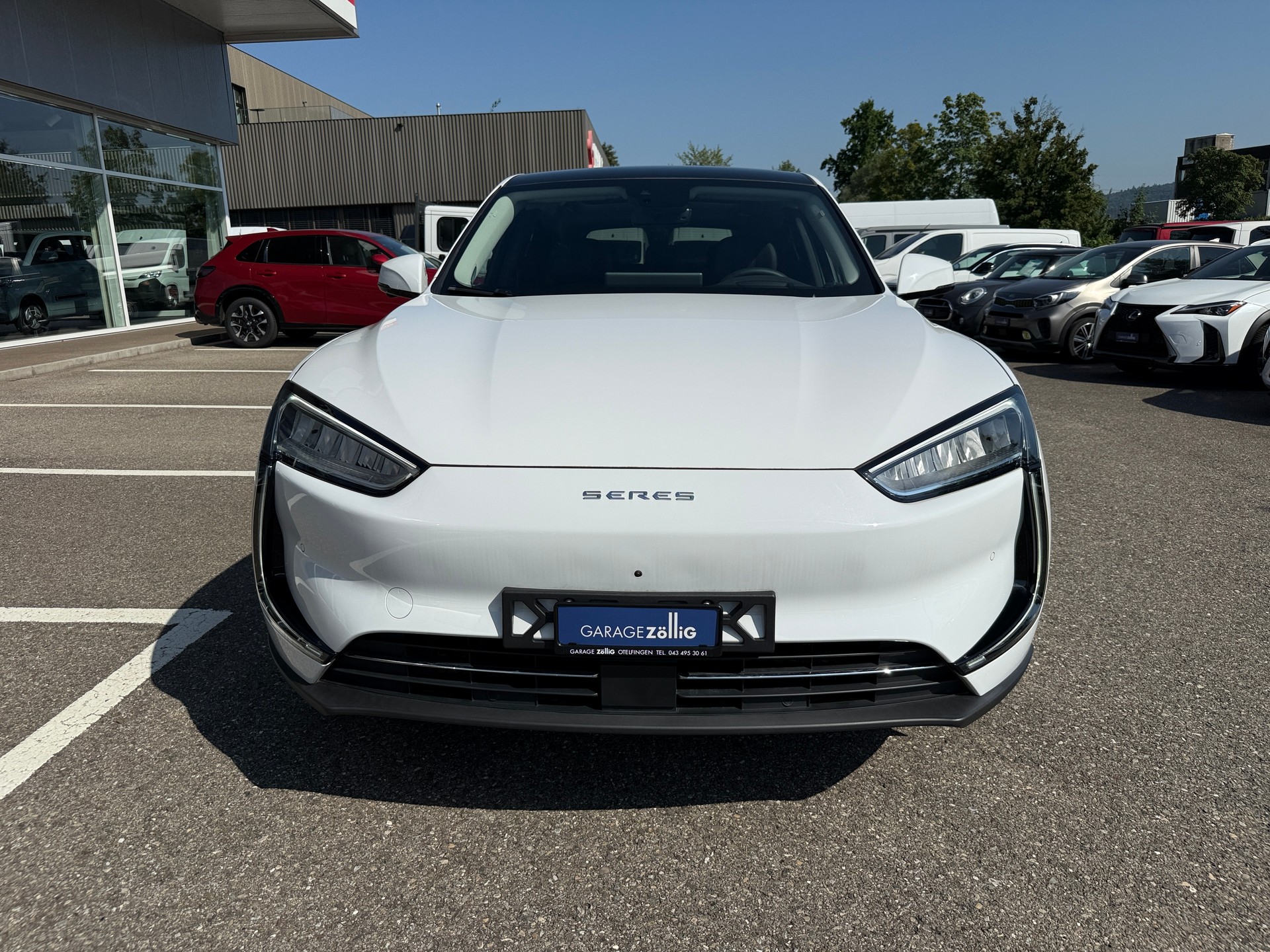 SERES 5 RWD Garage Zöllig - Finanzierung 0% Zins möglich-showroom-element-2