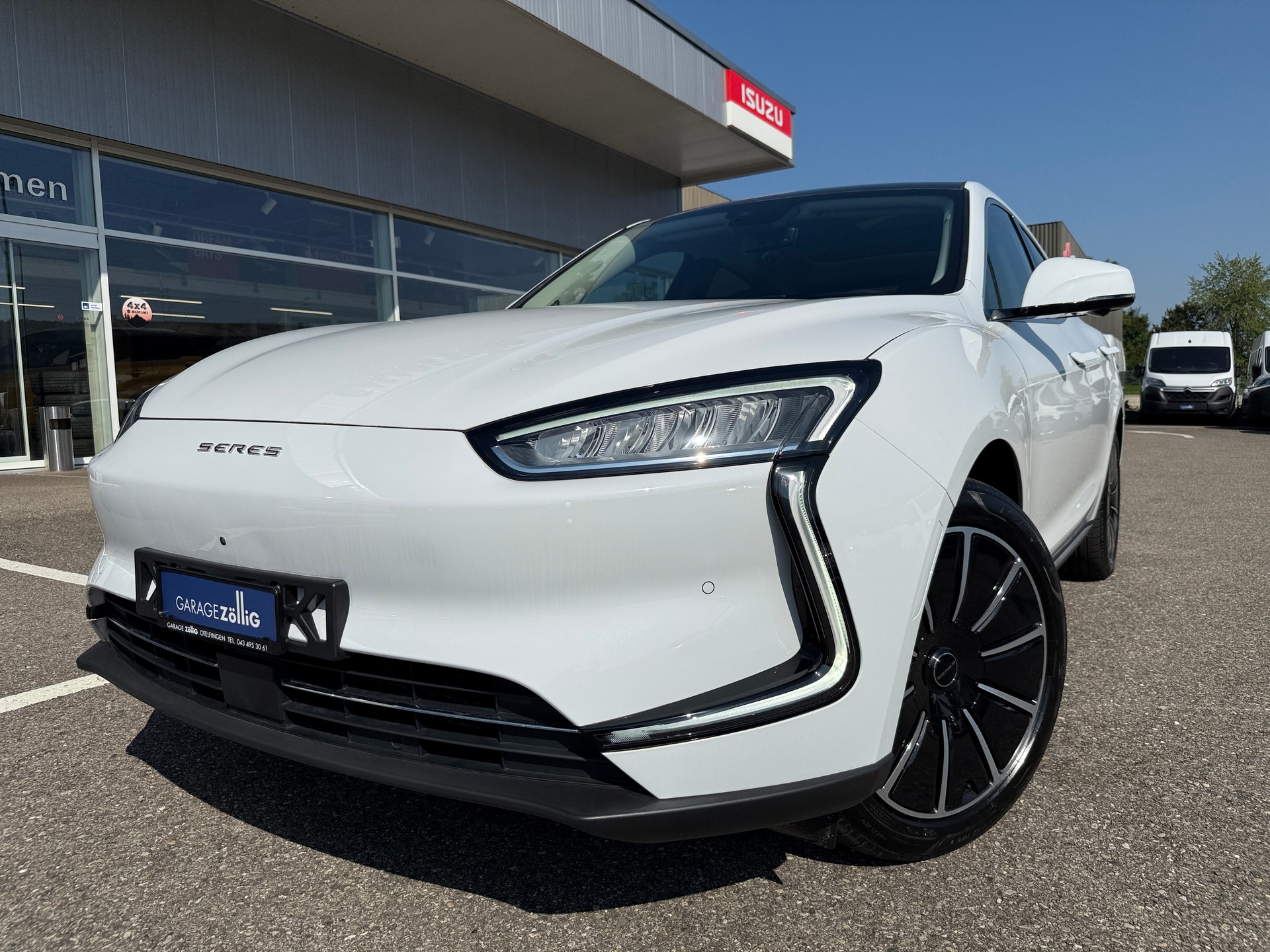 SERES 5 RWD Garage Zöllig - Finanzierung 0% Zins möglich-showroom-element-1