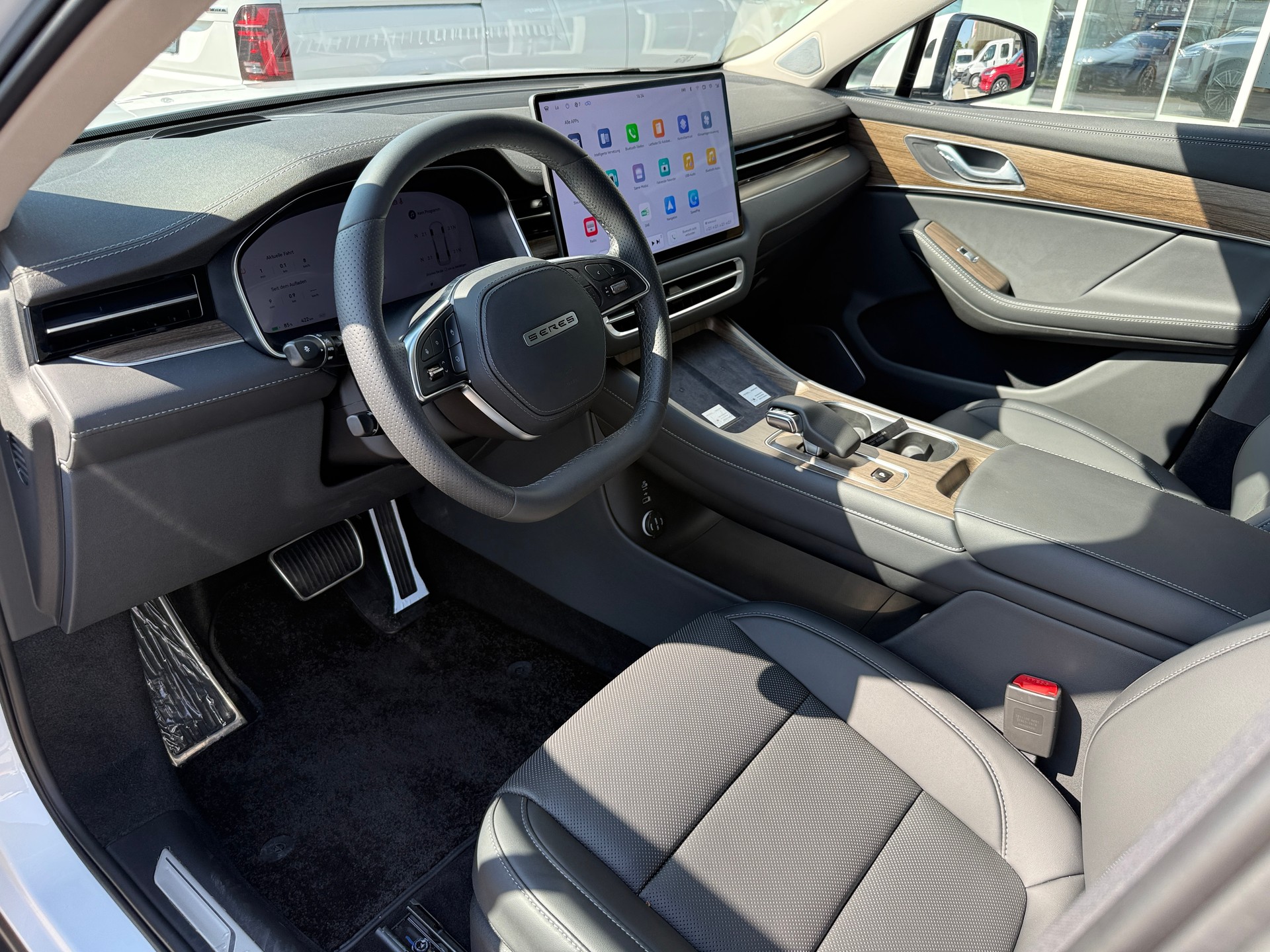 SERES 5 RWD Garage Zöllig - Finanzierung 0% Zins möglich-image-7
