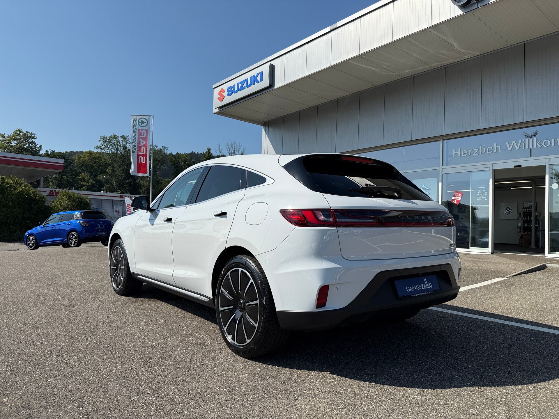 SERES 5 RWD Garage Zöllig - Finanzierung 0% Zins möglich-image-4