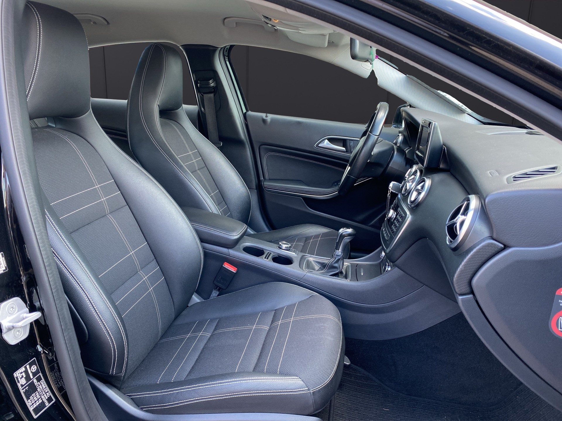 MERCEDES-BENZ A 180 CDI BlueEfficiency Edition Style-image-14