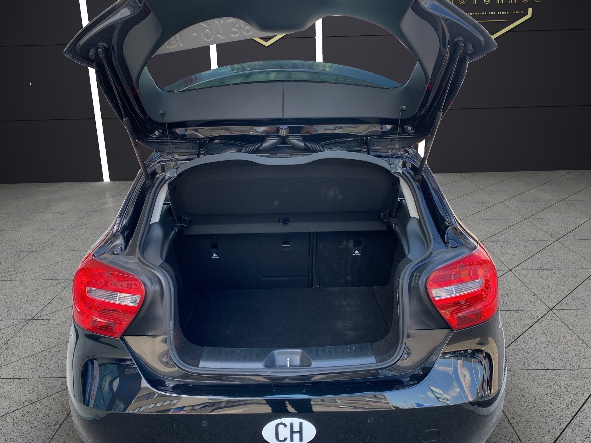 MERCEDES-BENZ A 180 CDI BlueEfficiency Edition Style-image-4