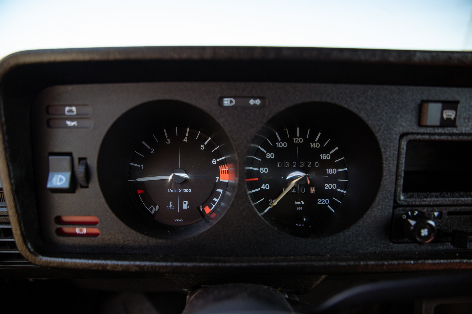 VW Golf GTI 1-image-9