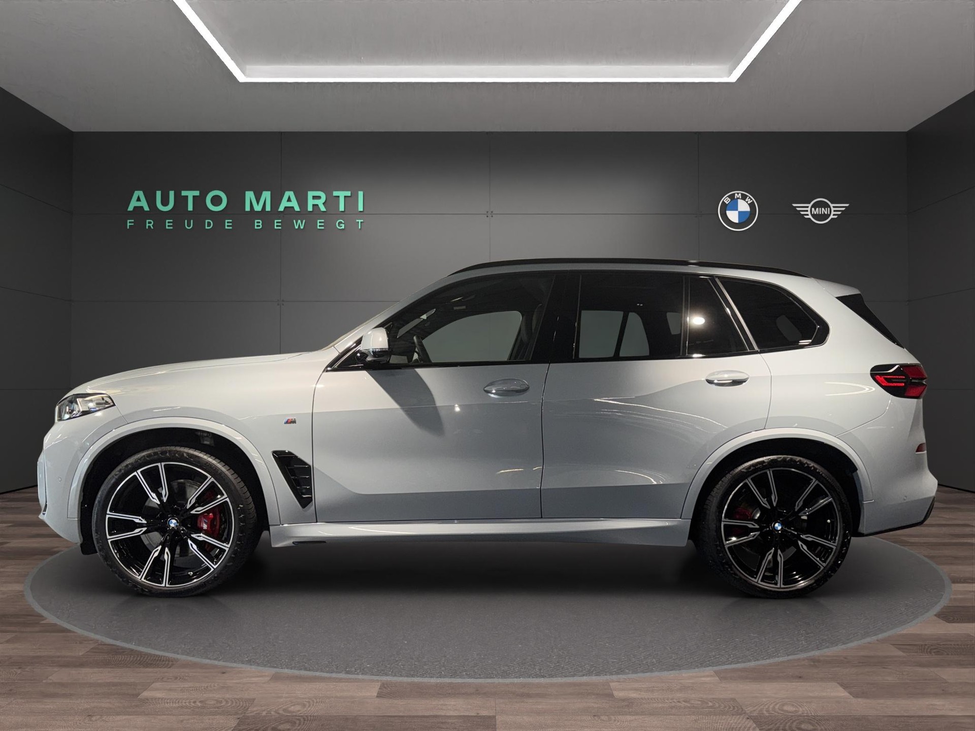 BMW X5 40i xDrive M Sport-showroom-element-1