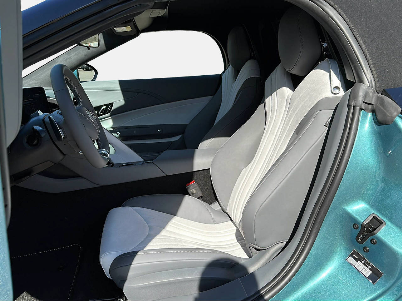 MG Cyberster 77kWh 4WD-image-10