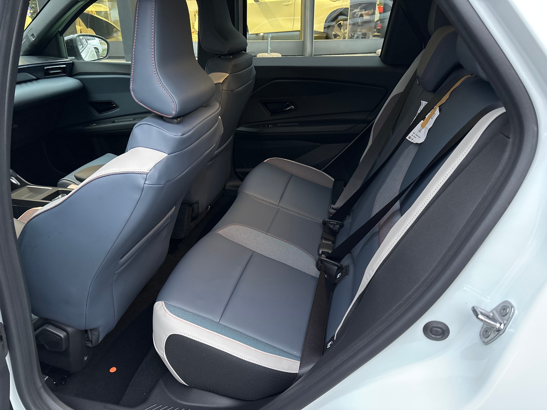NISSAN Micra 52kWh Evolve-image-14