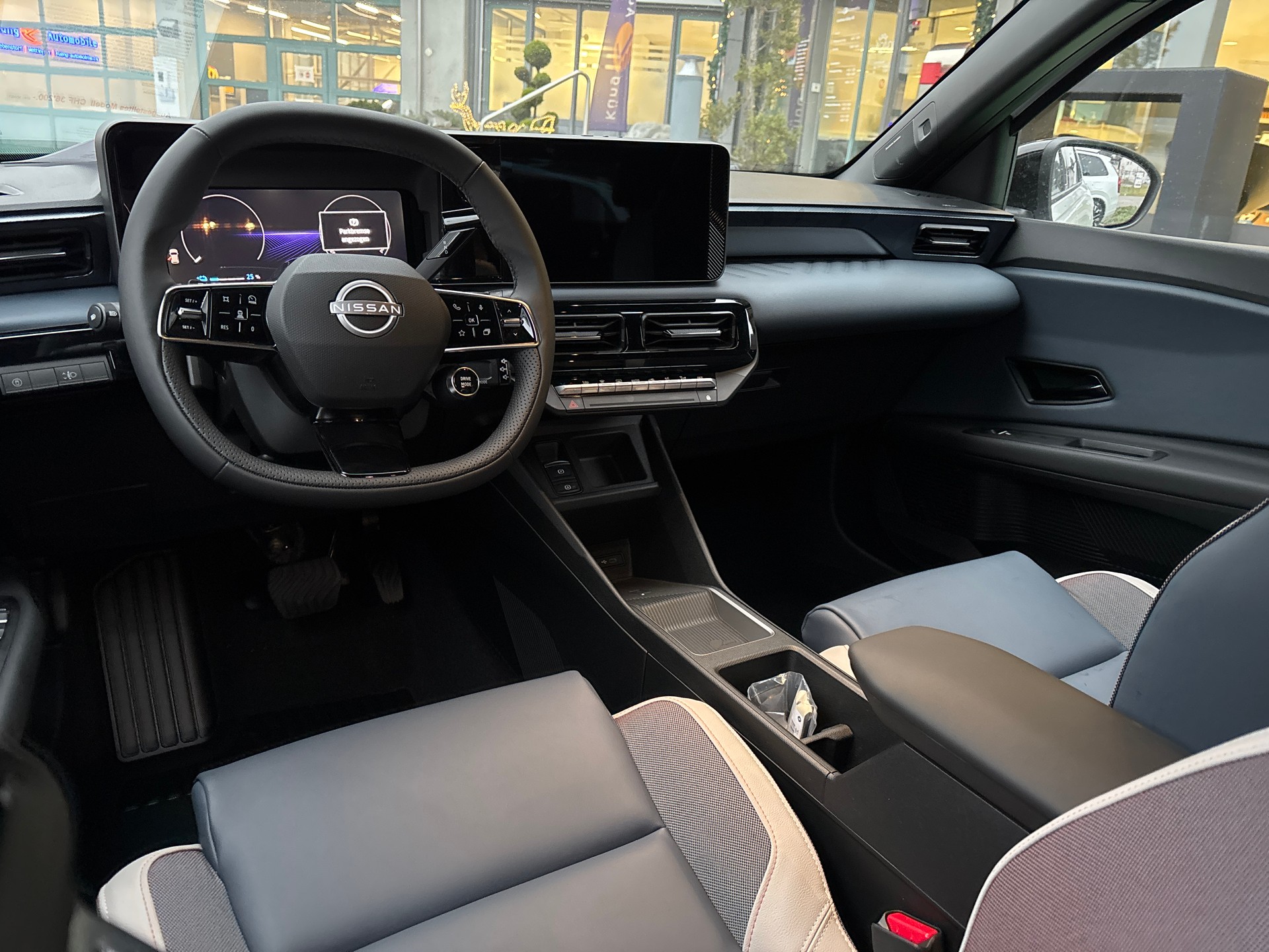 NISSAN Micra 52kWh Evolve-image-8