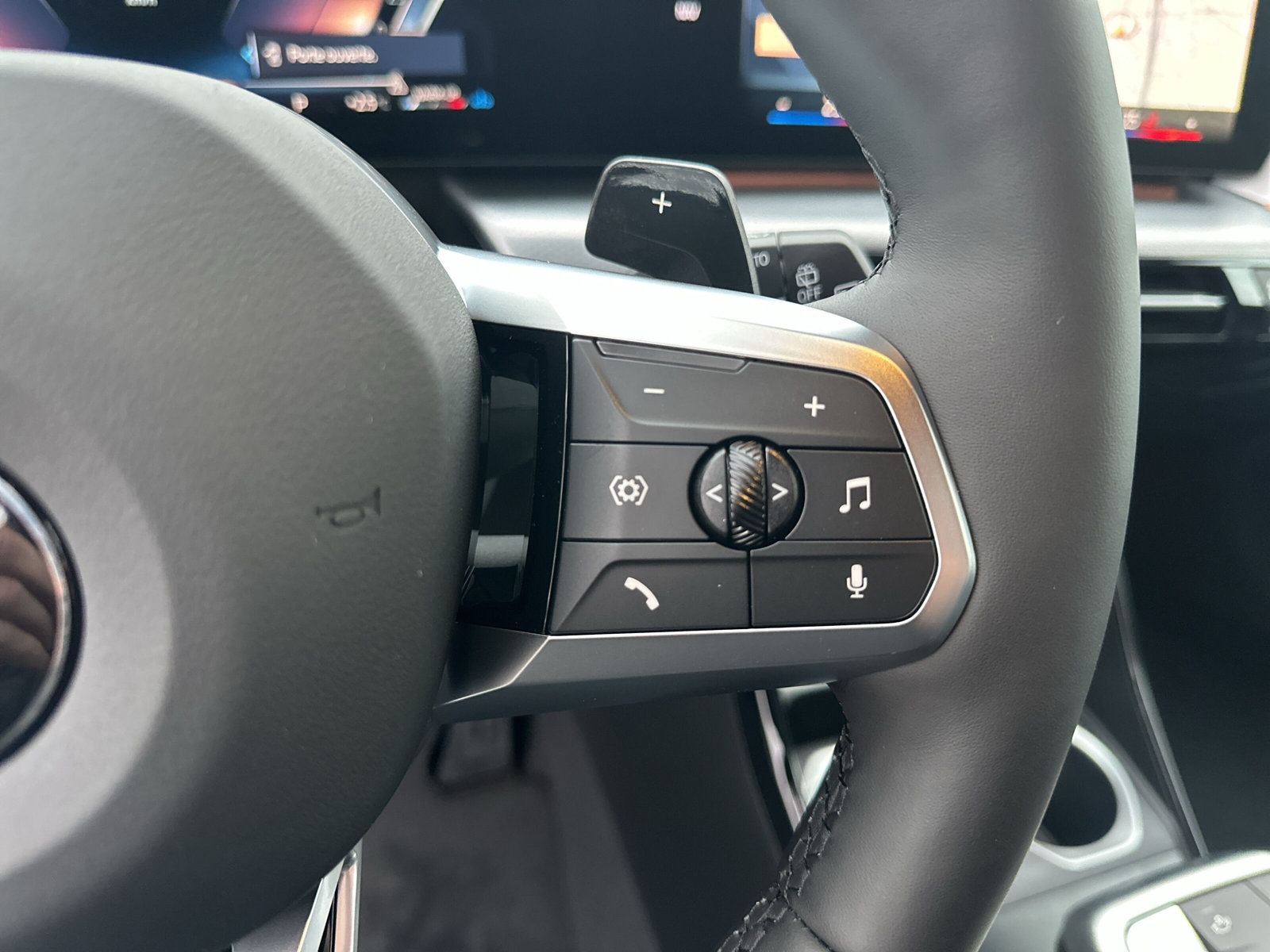 BMW X1 xDrive 23i 48V M Sport Pro-image-12