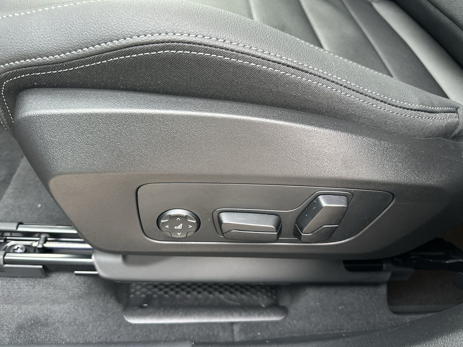 BMW X1 xDrive 23i 48V M Sport Pro-image-15