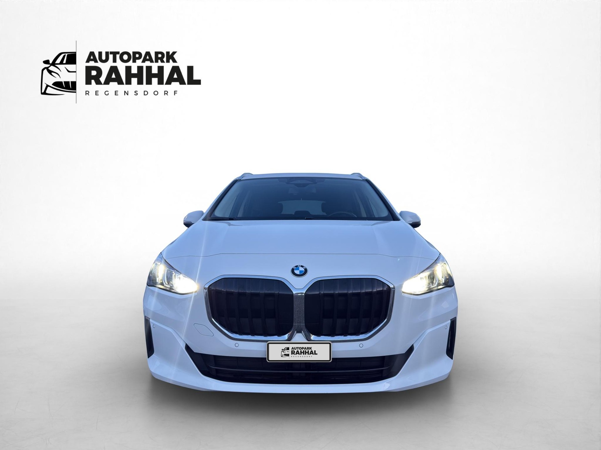 BMW 218i Active Tourer-showroom-element-1