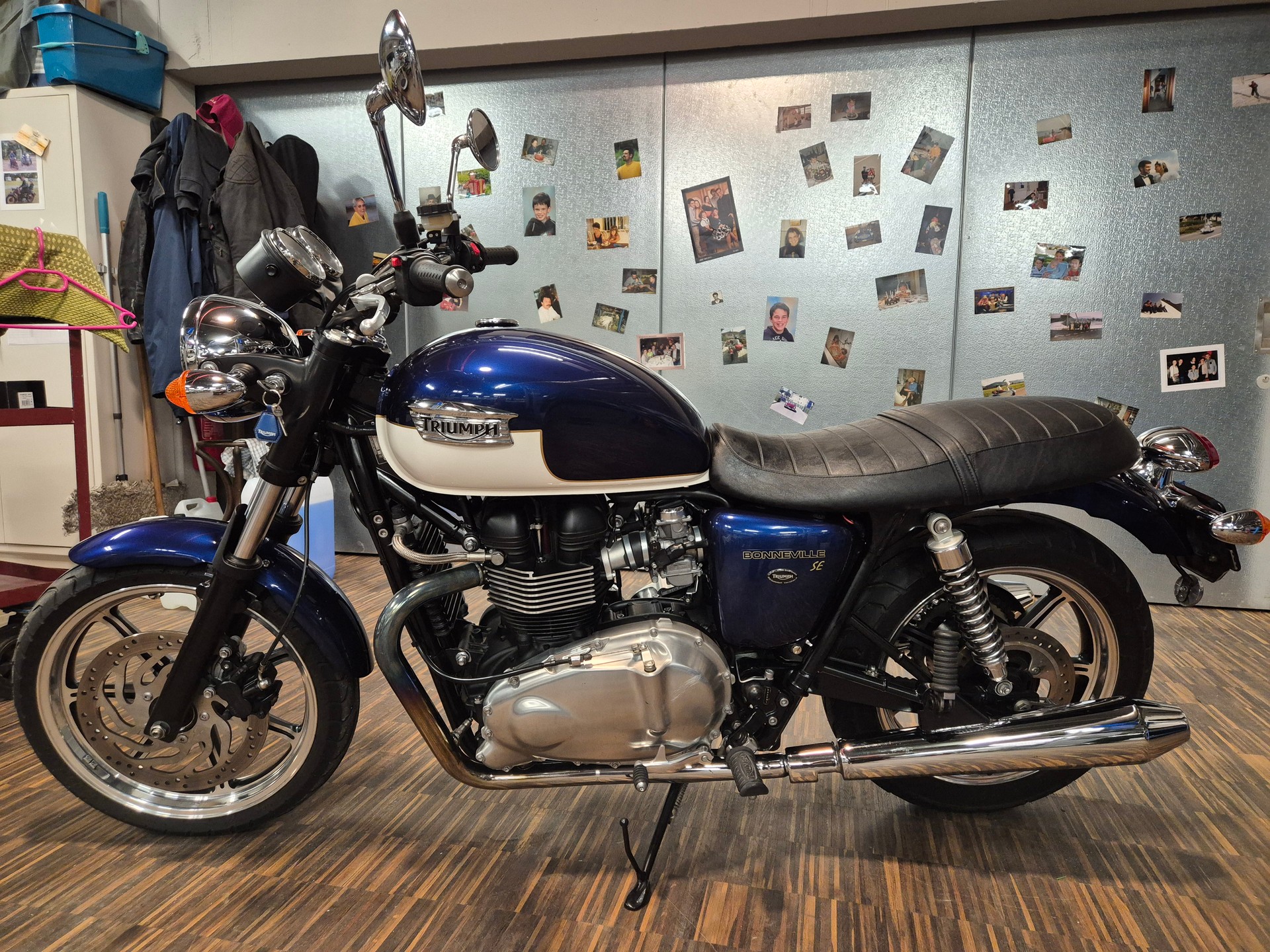 TRIUMPH SE900-image-1